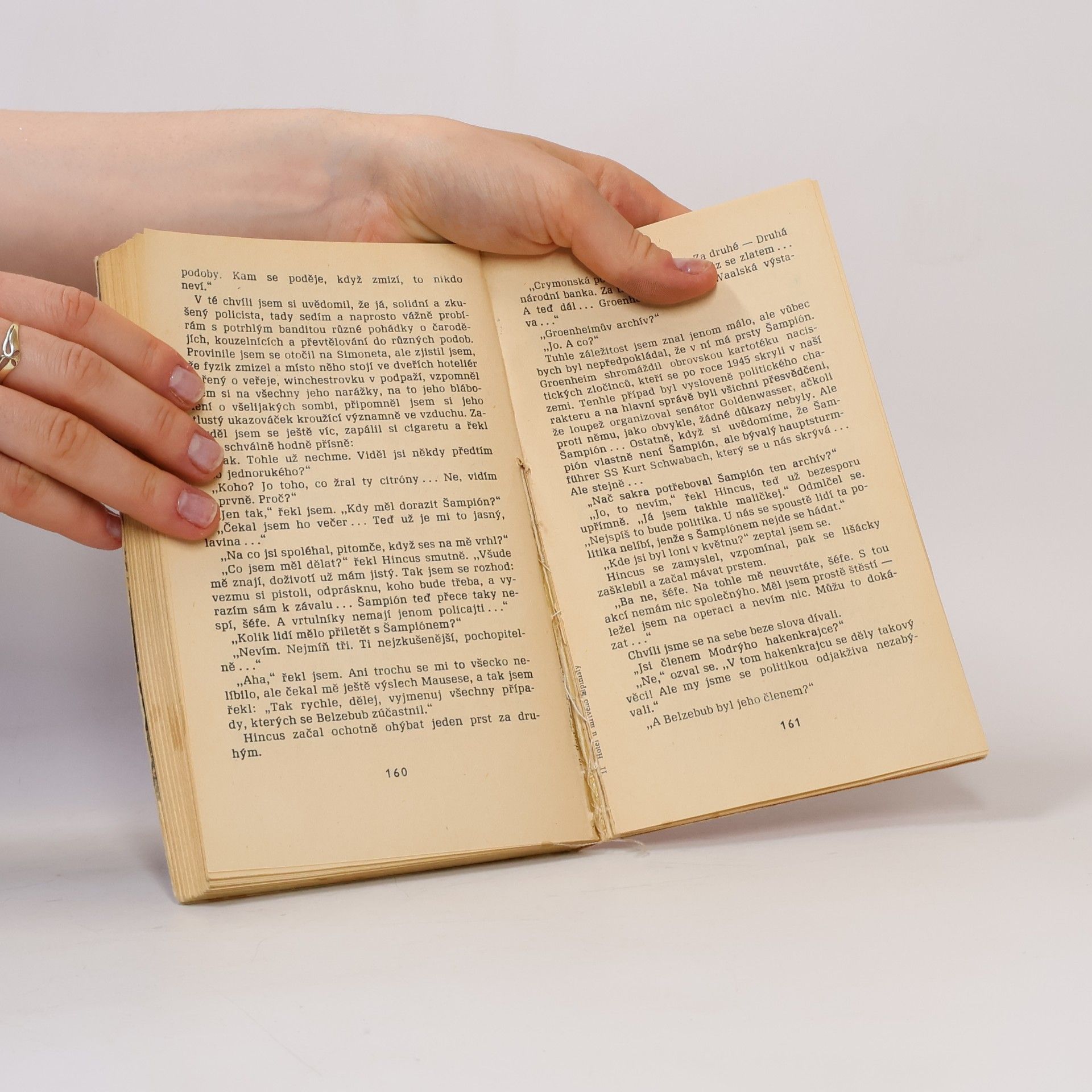 Arkadi Strugazki Hotel U mrtvého alpinisty