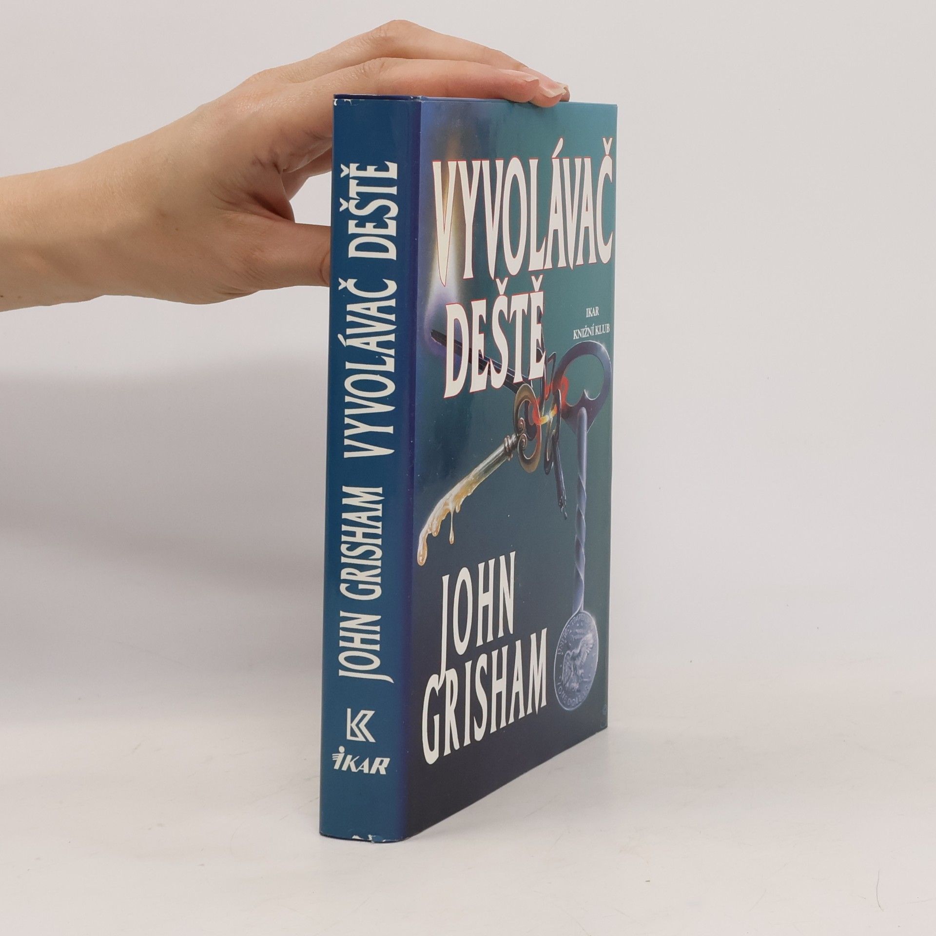 John Grisham Vyvolávač deště