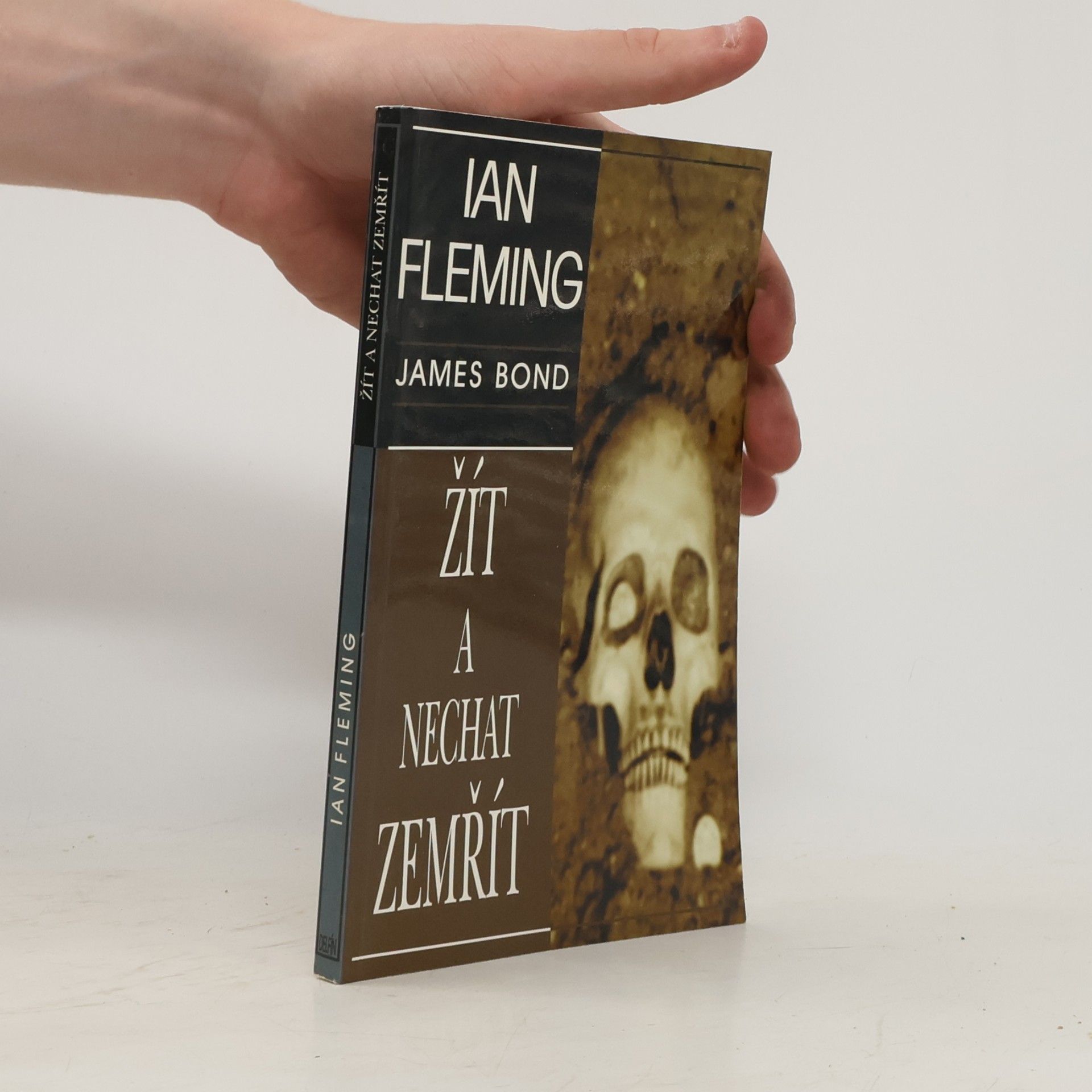 Ian Fleming Žít a nechat zemřít