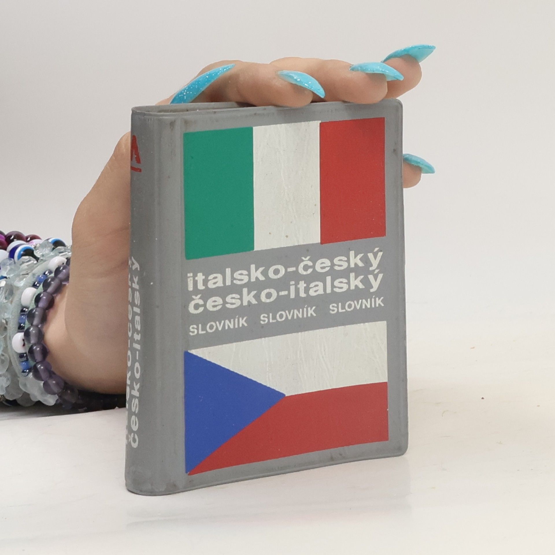 Various authors Italsko-český a česko-italský slovník