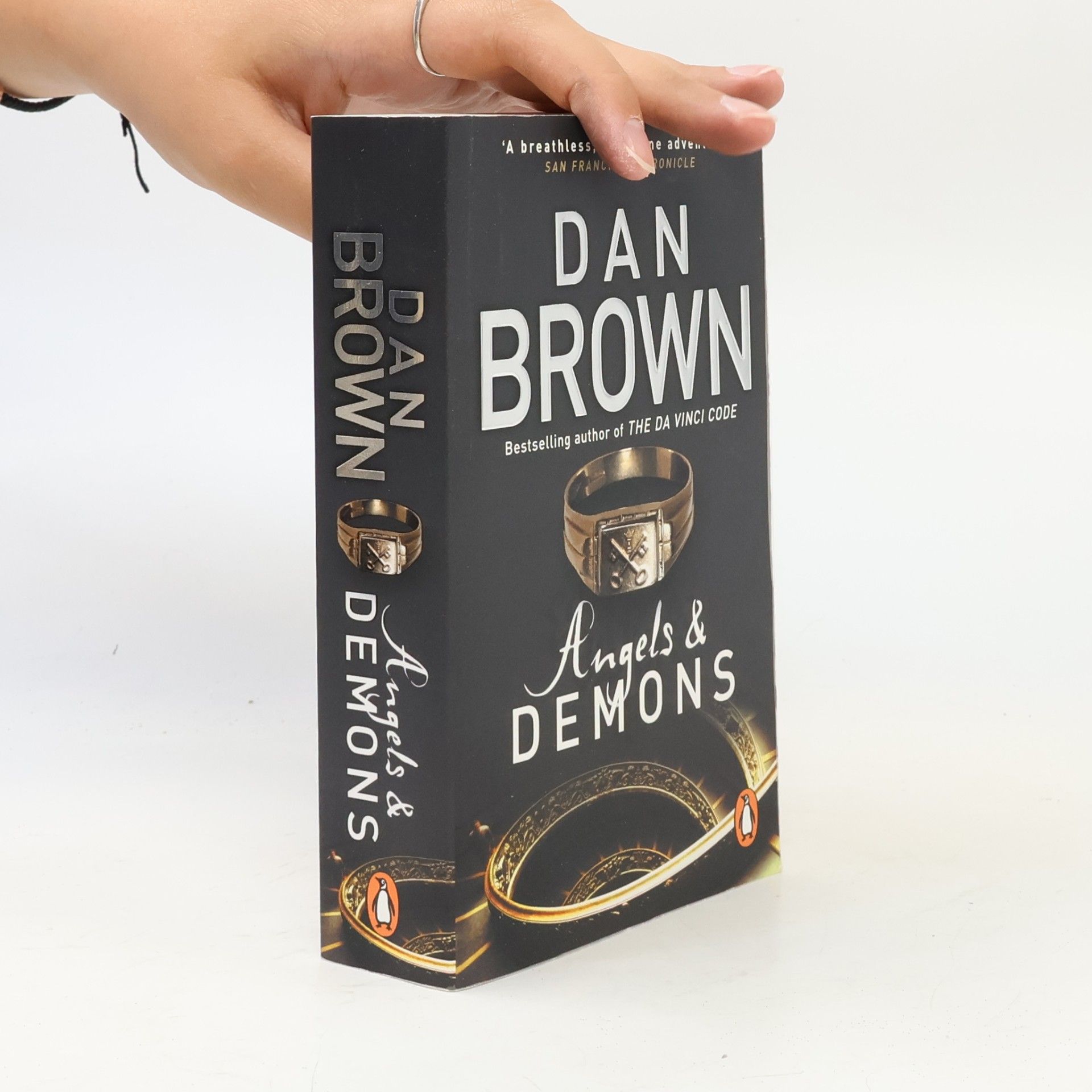 Dan Brown Angels & Demons
