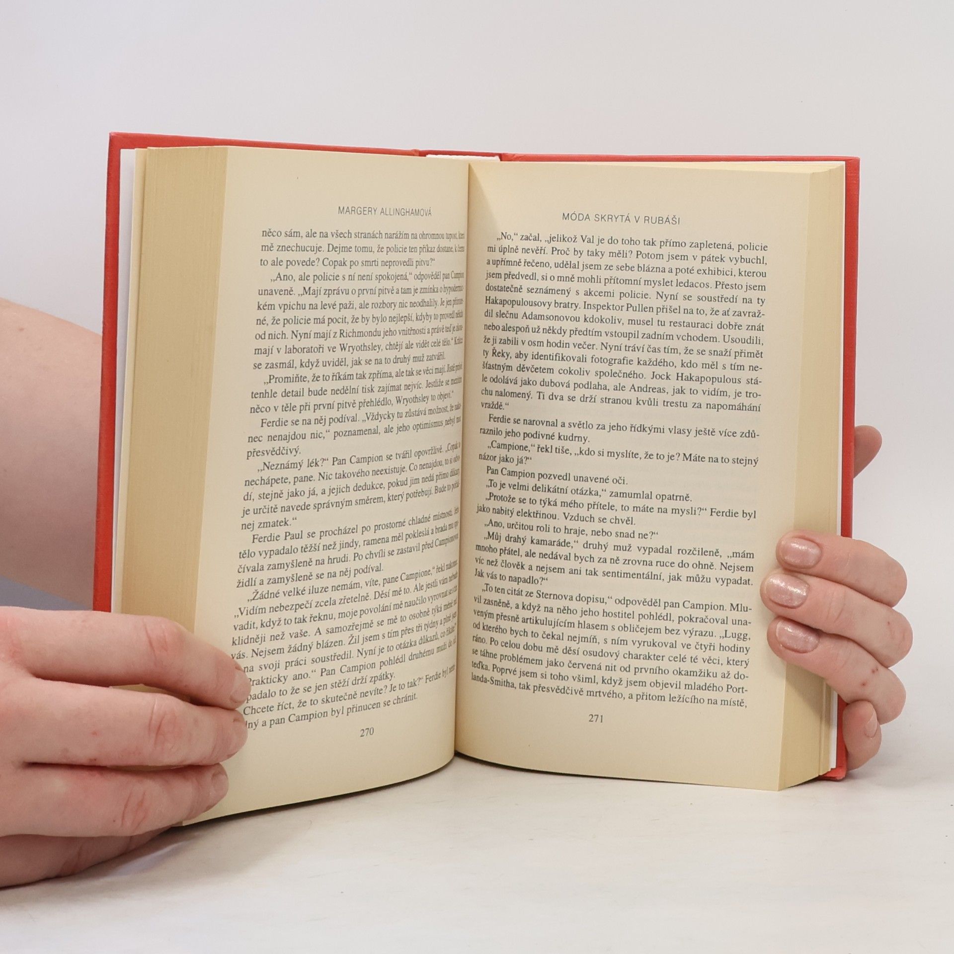 Margery Allingham Móda skrytá v rubáši / Koronerův případ