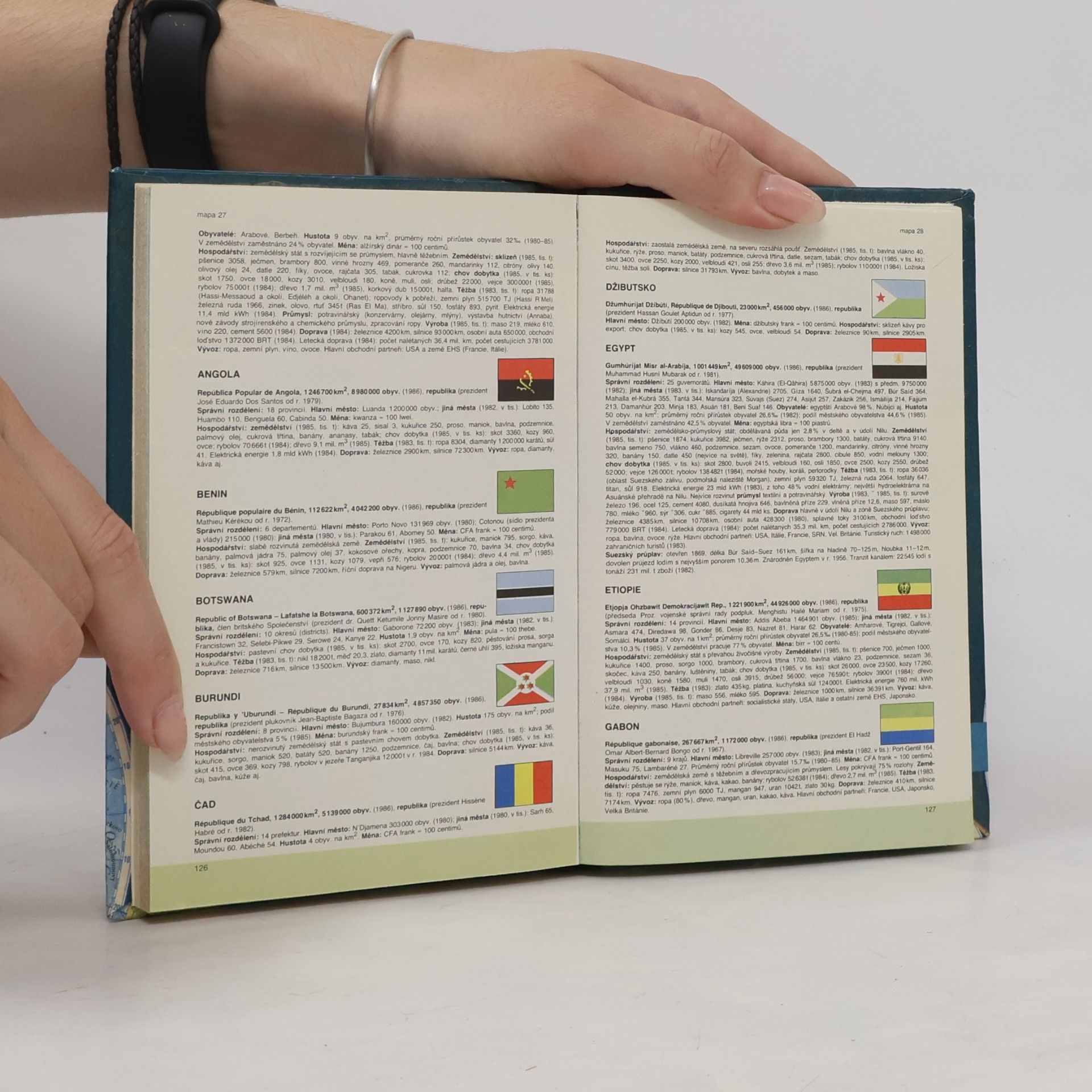 Kolektiv autorů Kapesní atlas světa