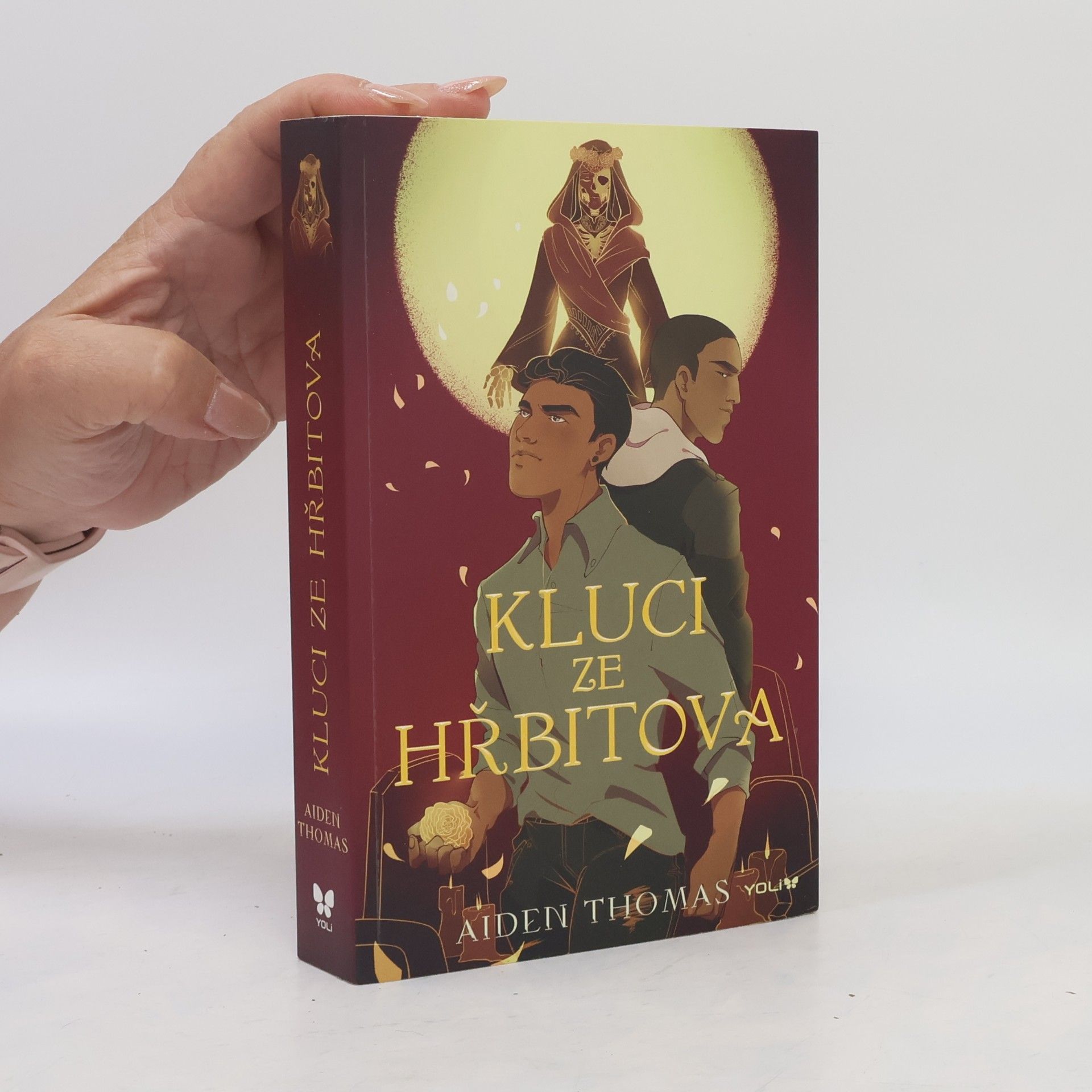 Aiden Thomas Kluci ze hřbitova