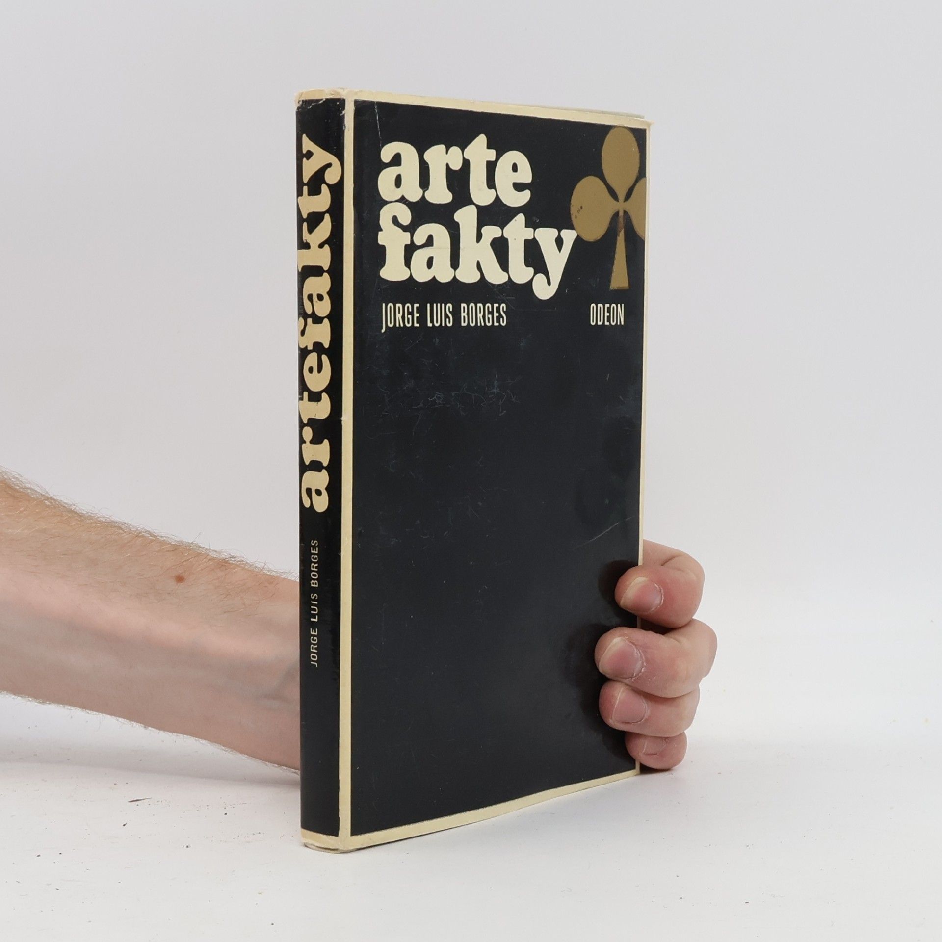 Artefakty