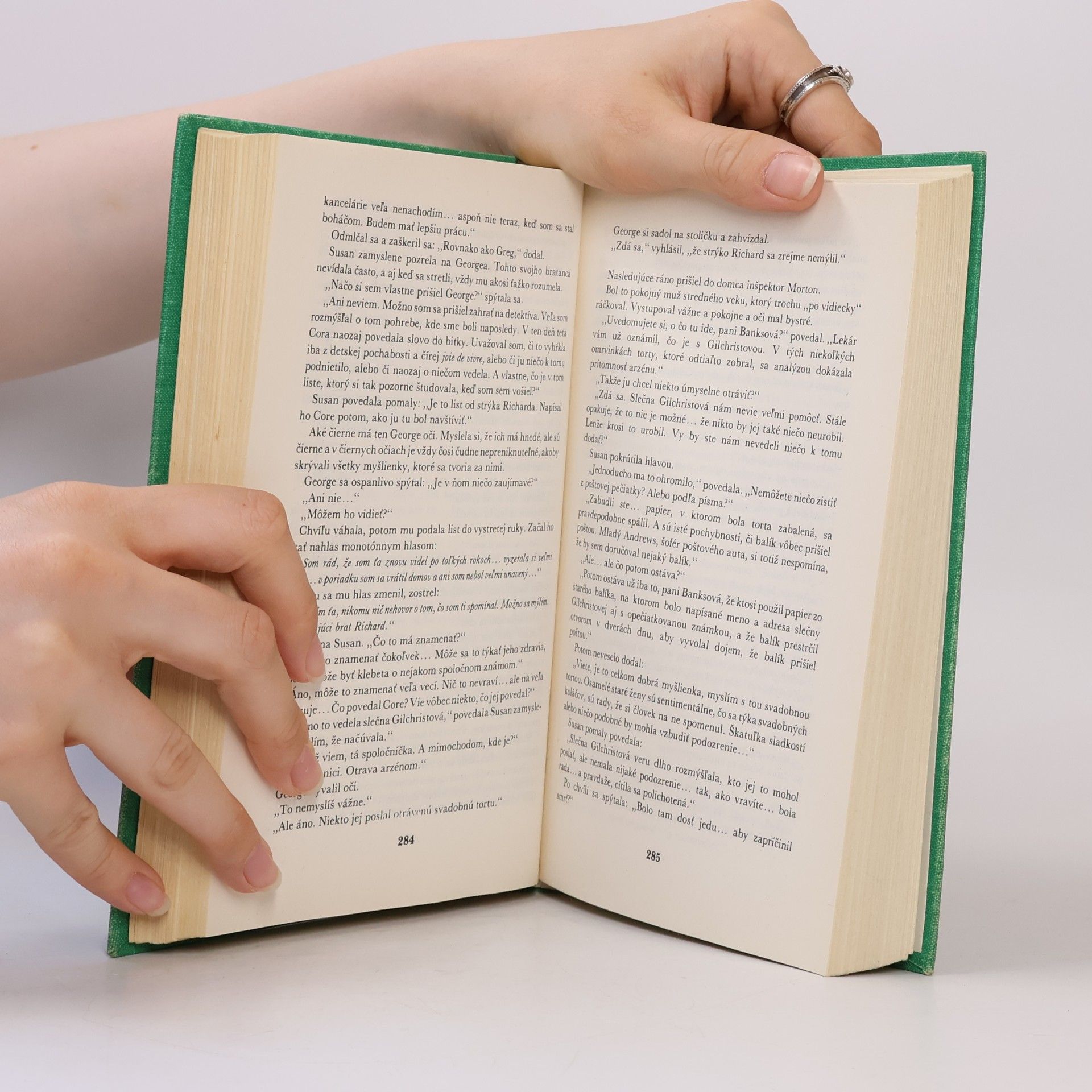 Agatha Christie Zlo pod slnkom. Po pohrebe. Mačka medzi holubmi
