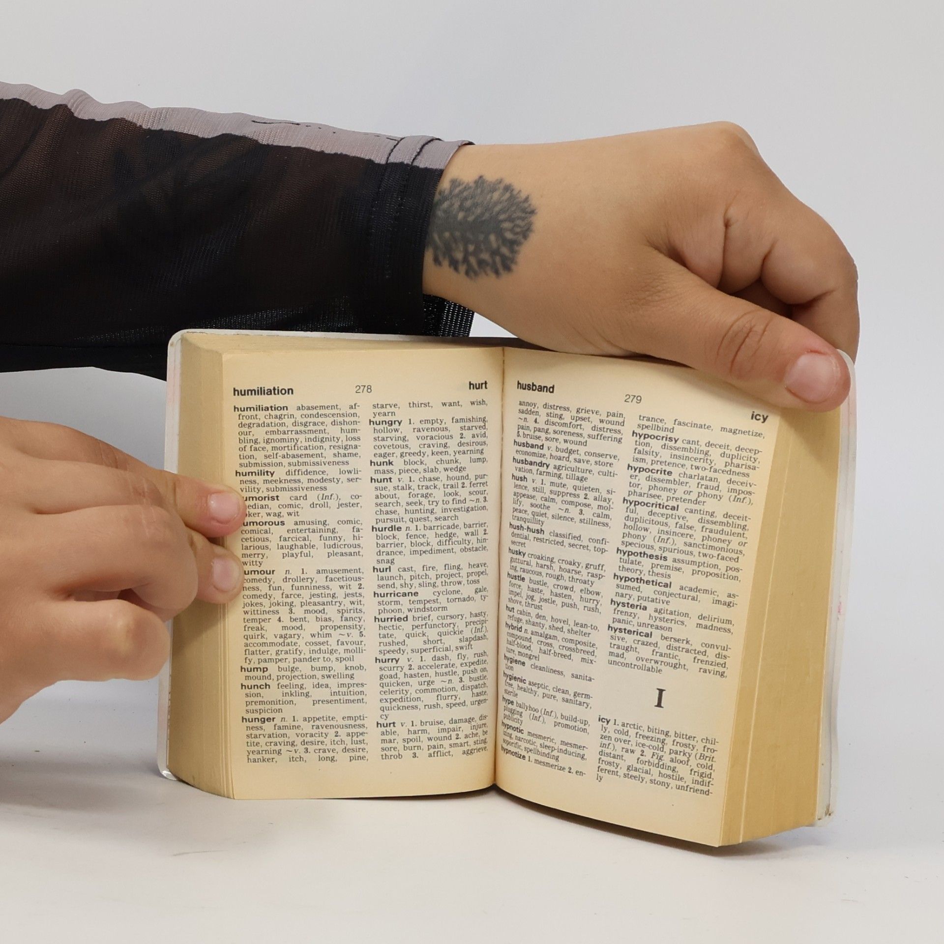 Lorna Sinclair-Knight Collins Gem Thesaurus in AZ Form