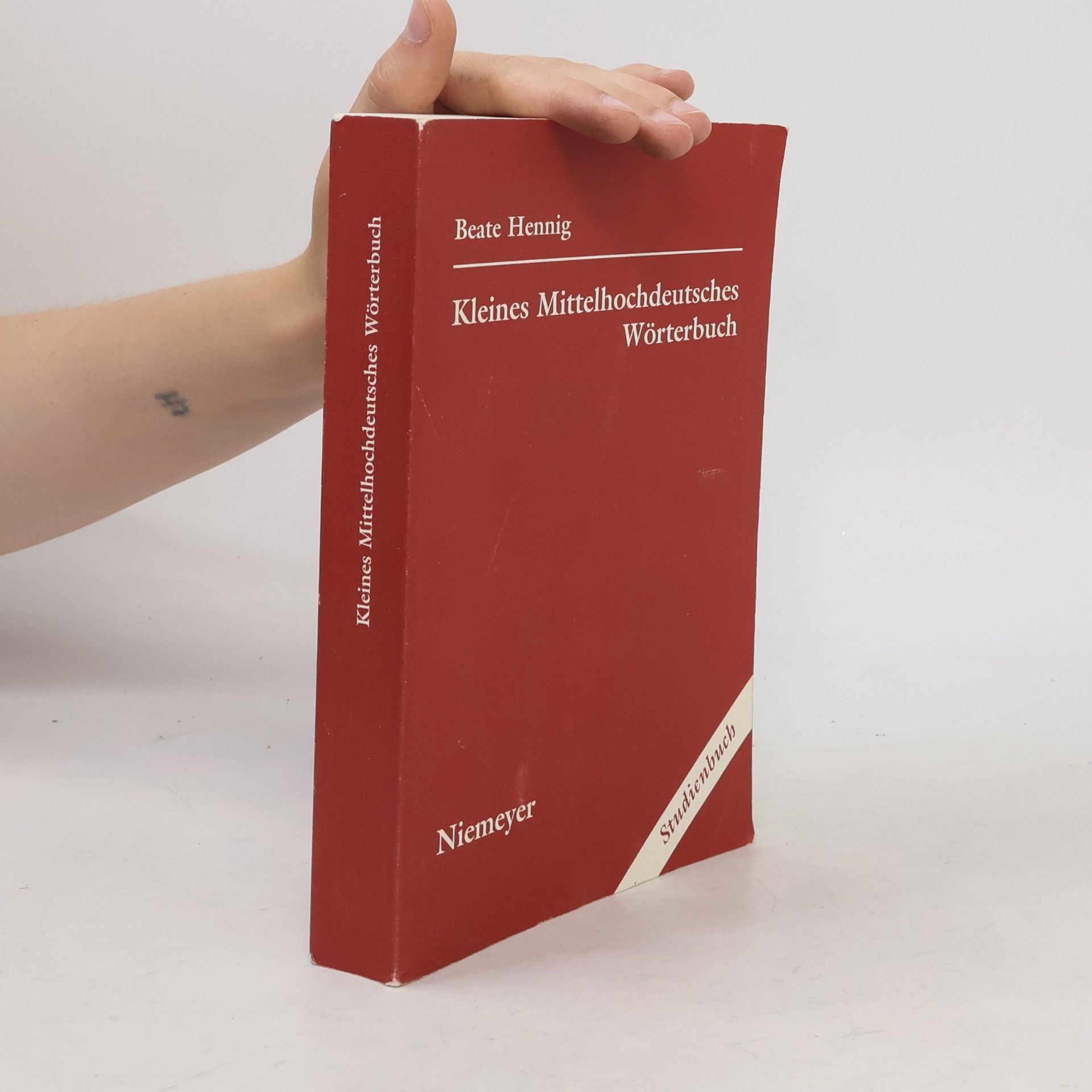 Beate Hennig Kleines mittelhochdeutsches Wörterbuch