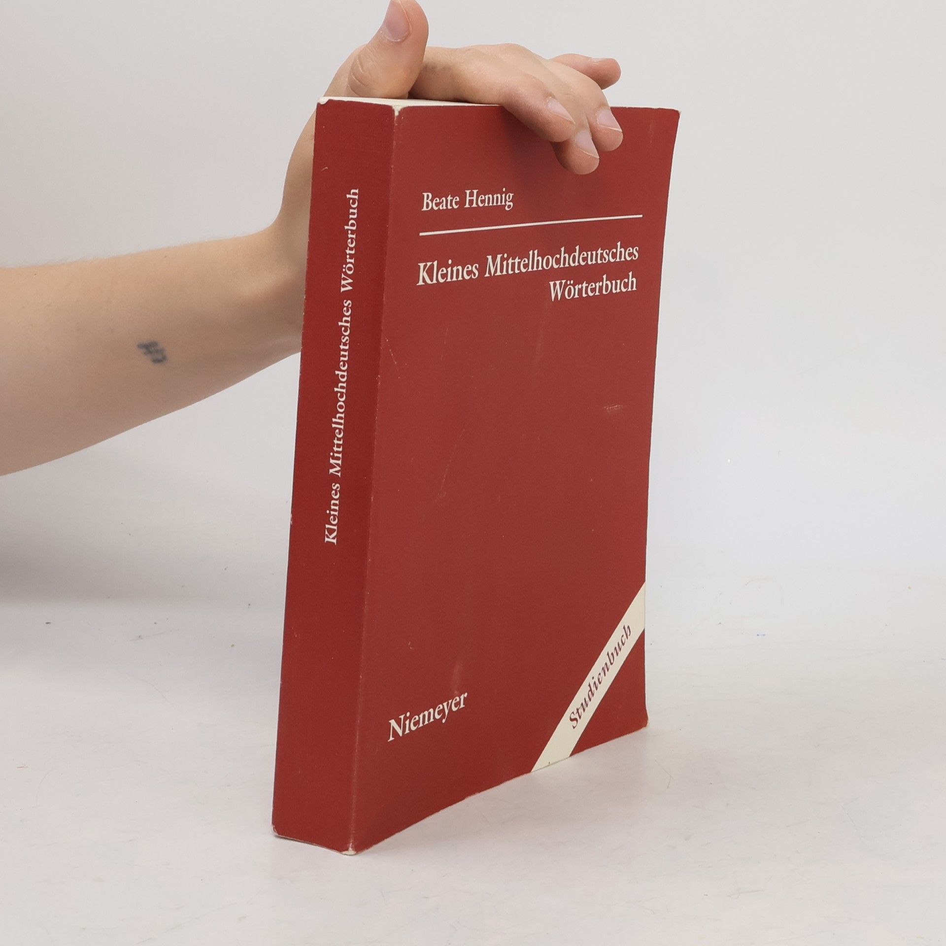 Beate Hennig Kleines mittelhochdeutsches Wörterbuch