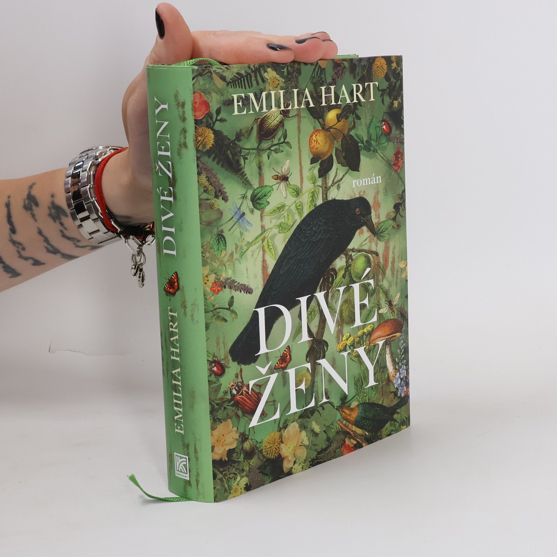 Emilia Hart Divé ženy