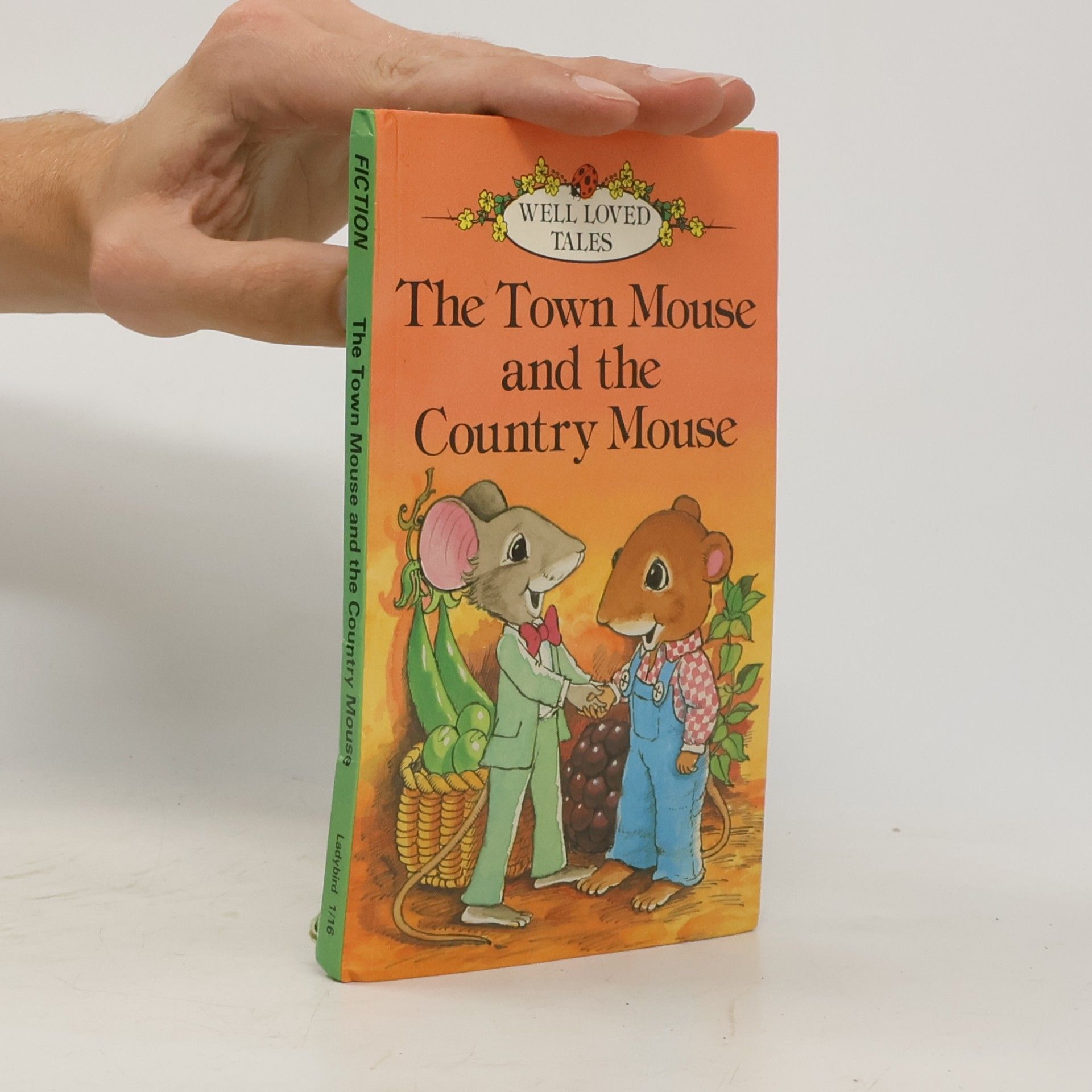 Well Loved Tales: The Town Mouse And The Country Mouse
