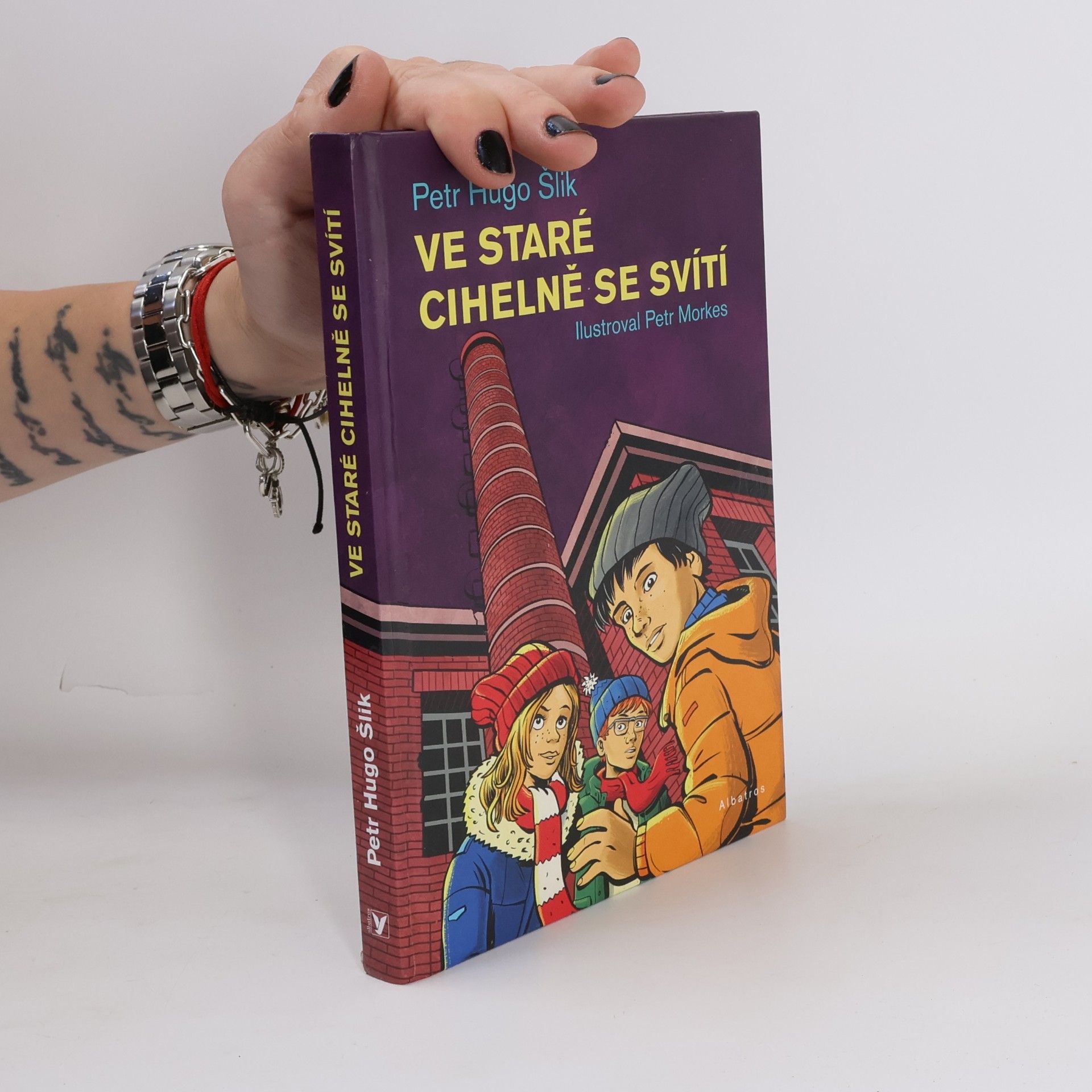 Ve staré cihelně se svítí