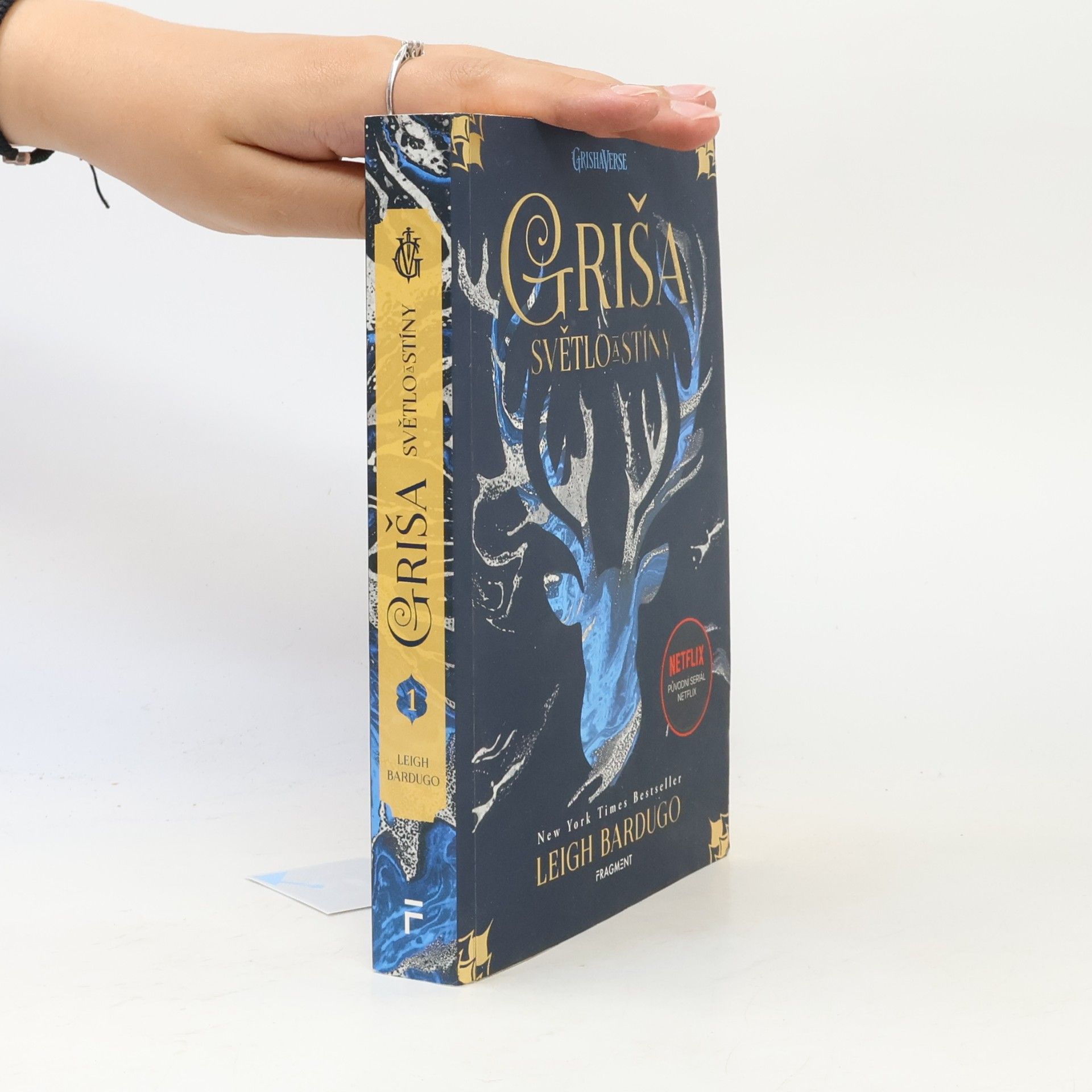 Leigh Bardugo Světlo a stíny