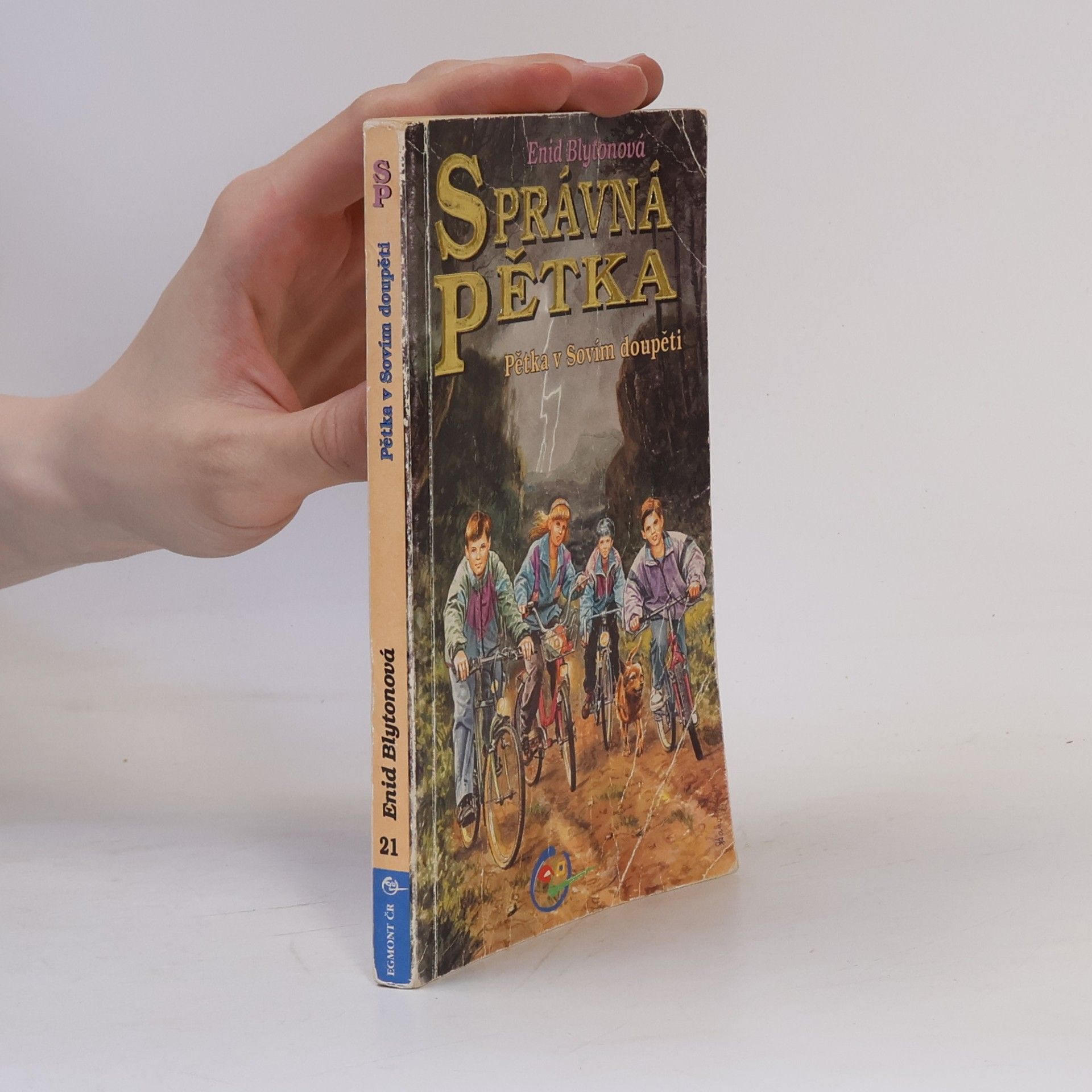 Enid Blyton Správná pětka. Pětka v Sovím doupěti