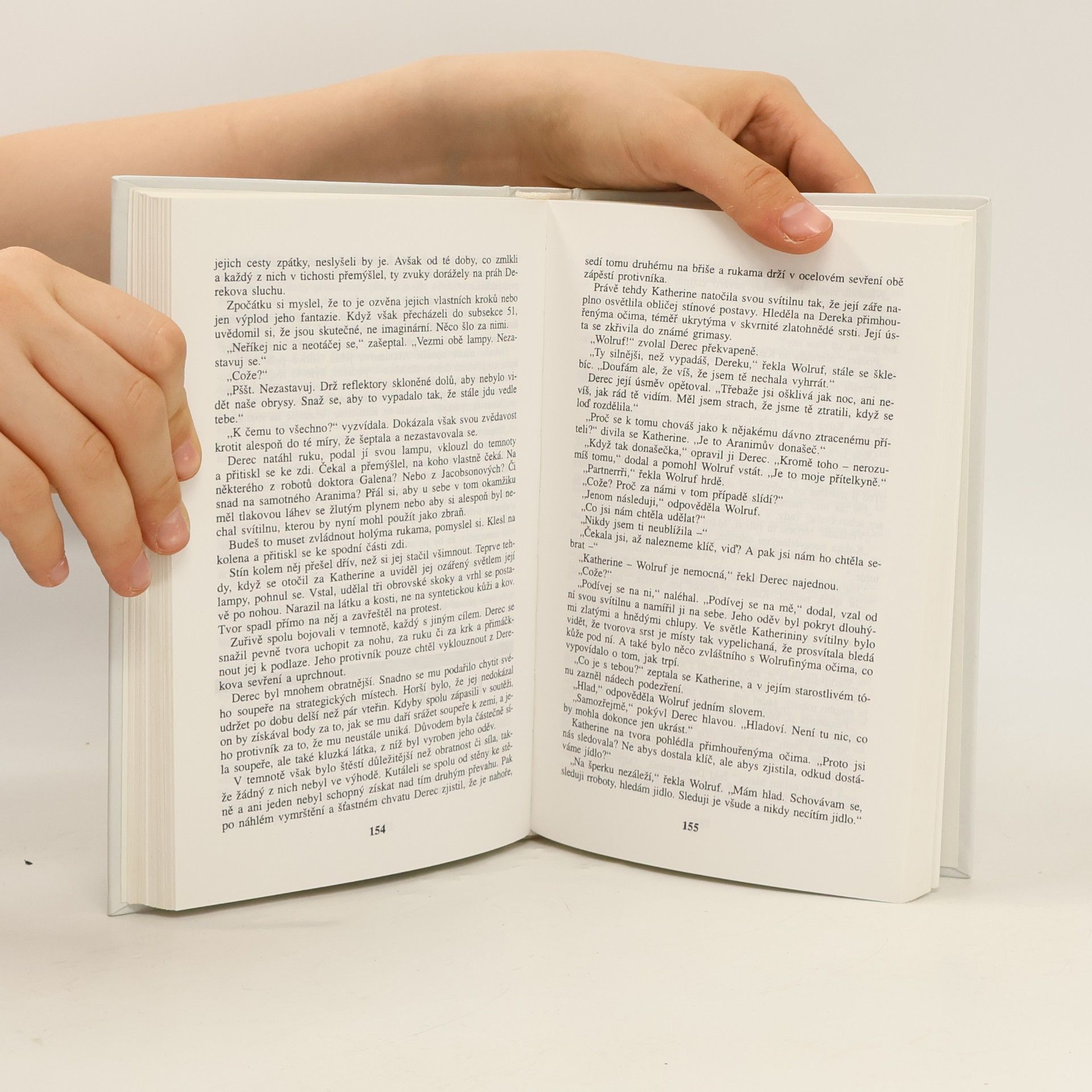 Autores varios Robouniversum Isaaca Asimova, Odysea, Podezření. 2.