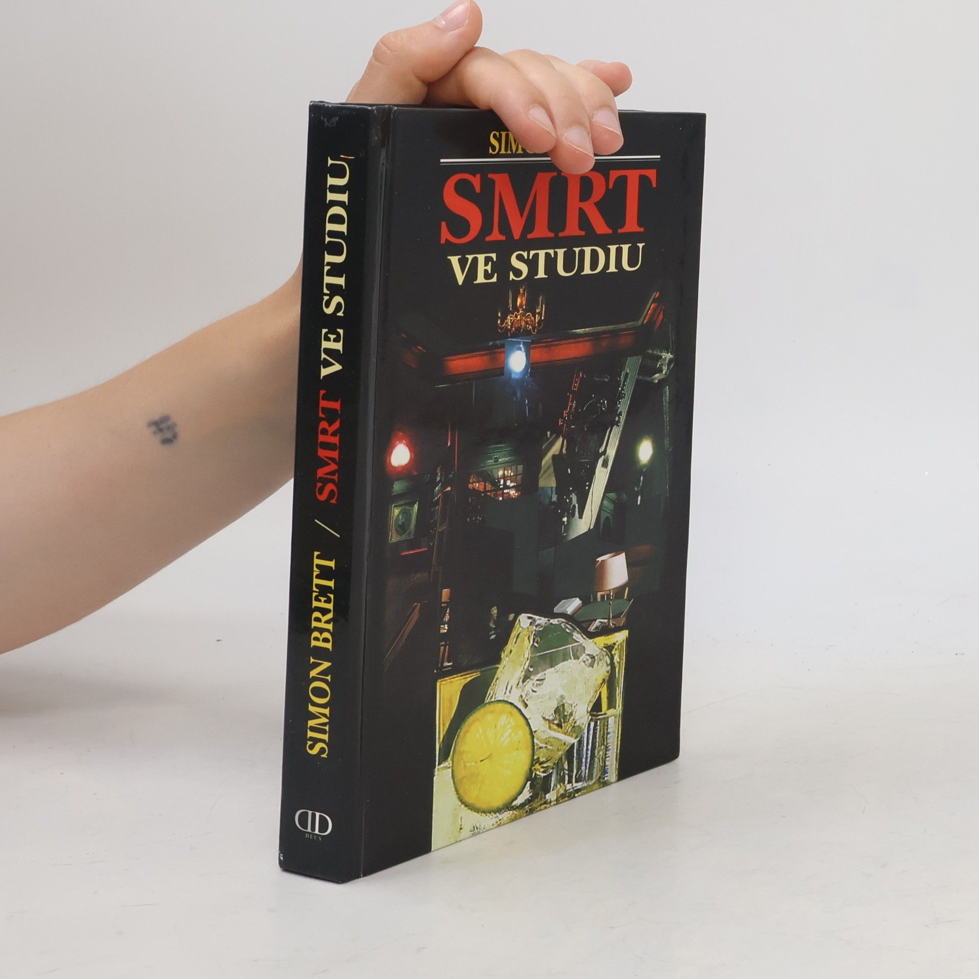 Simon Brett Smrt ve studiu
