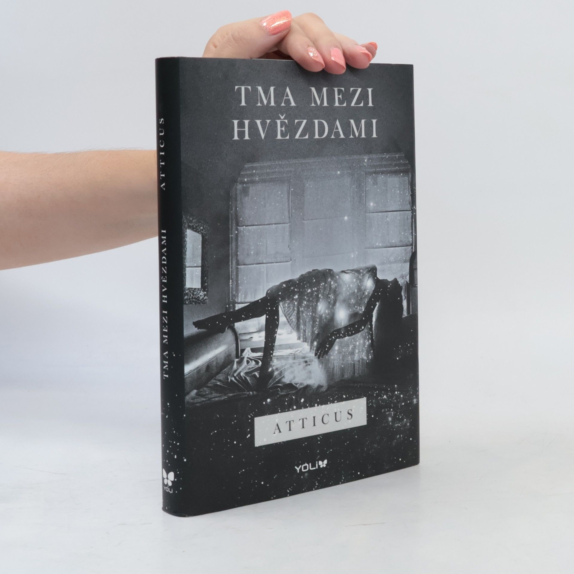 Atticus Tma mezi hvězdami