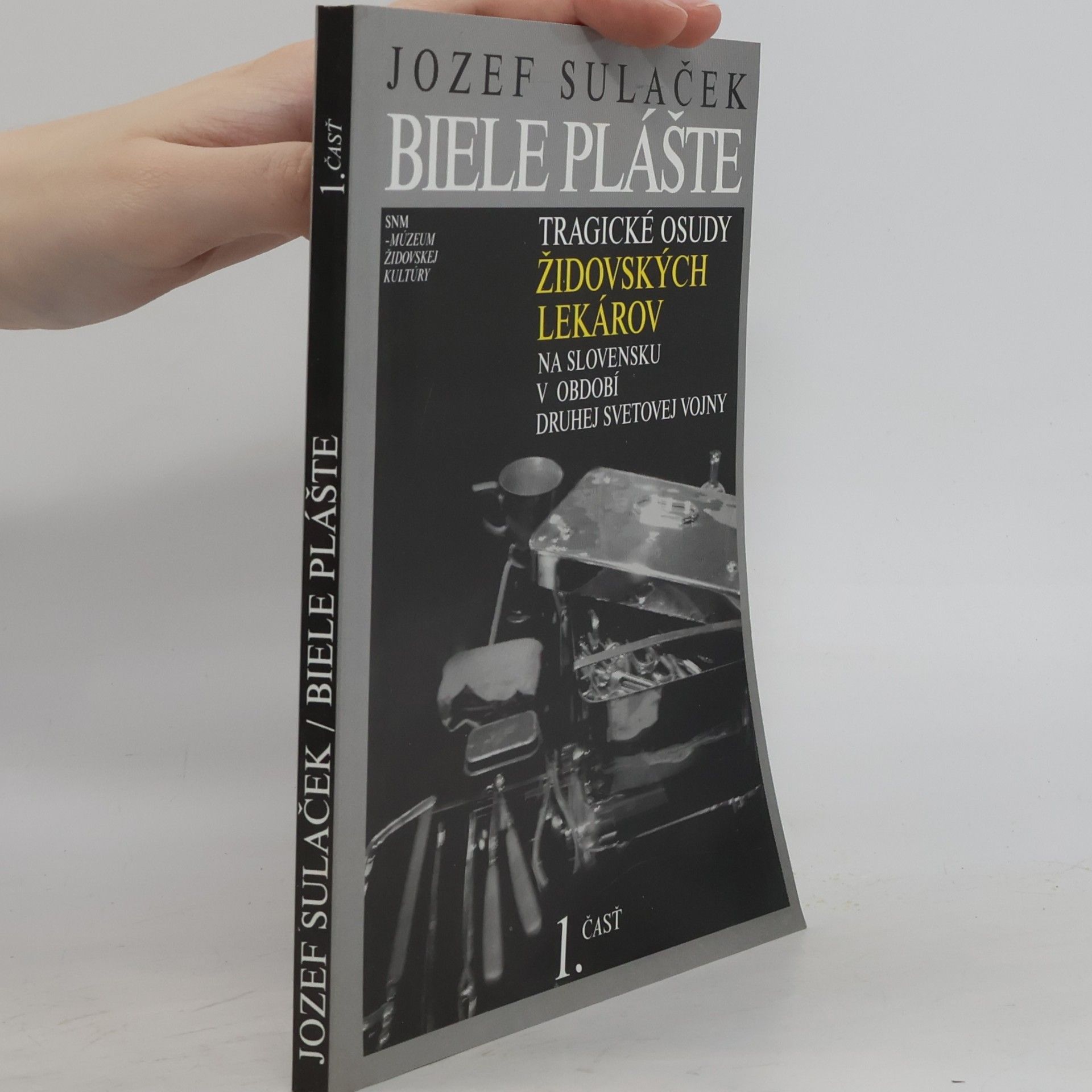 Jozef Sulaček Biele plášte