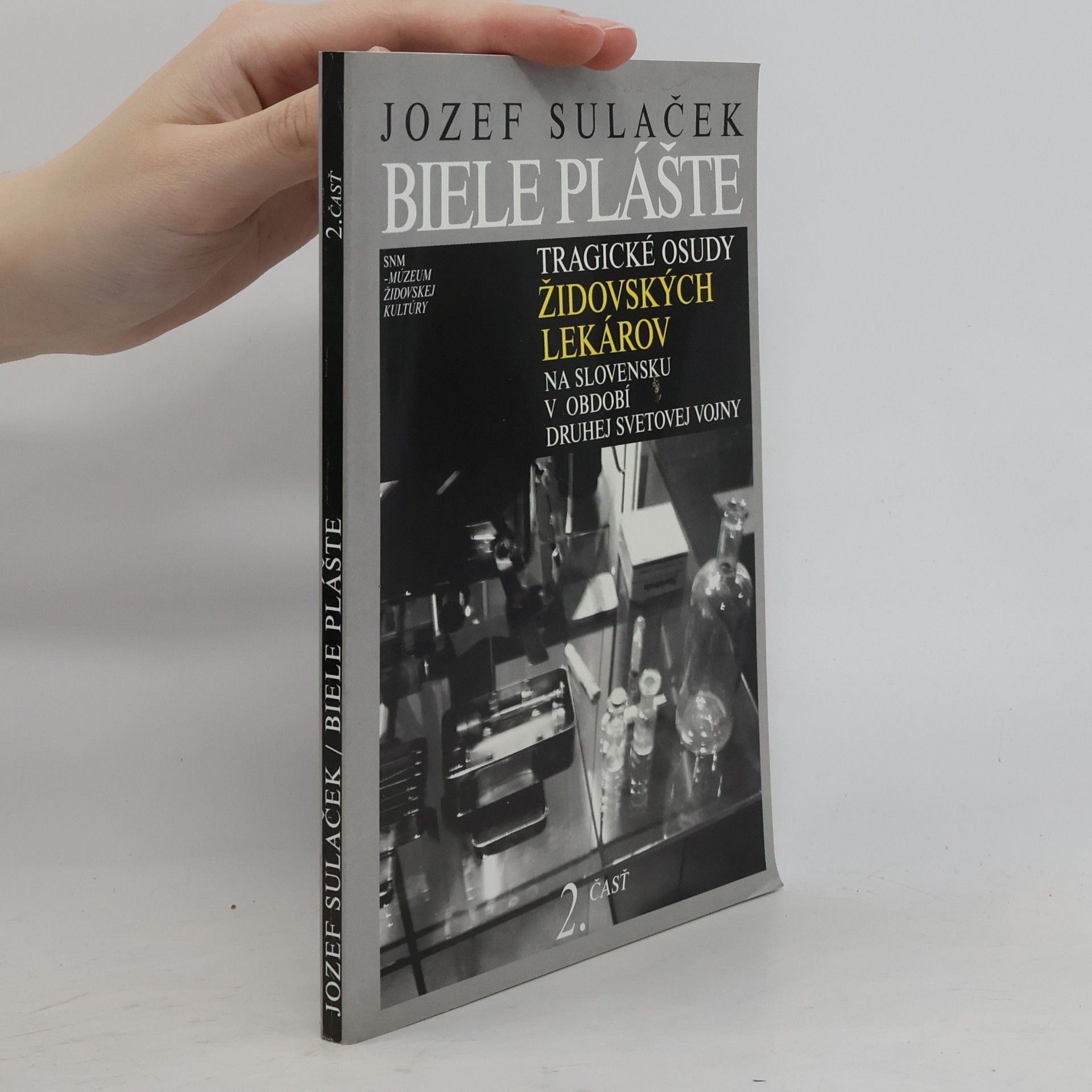 Biele plášte