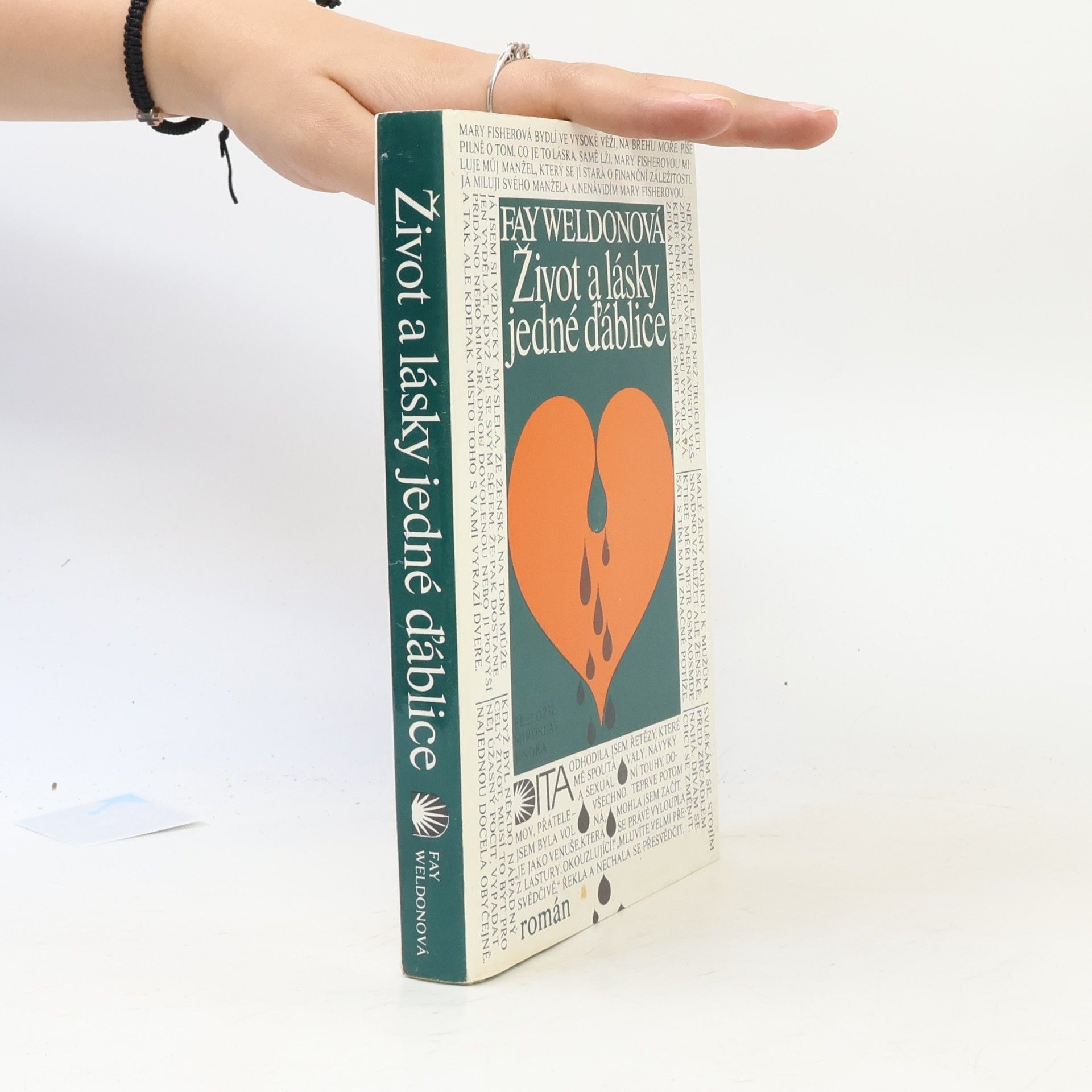 Fay Weldon Život a lásky jedné ďáblice