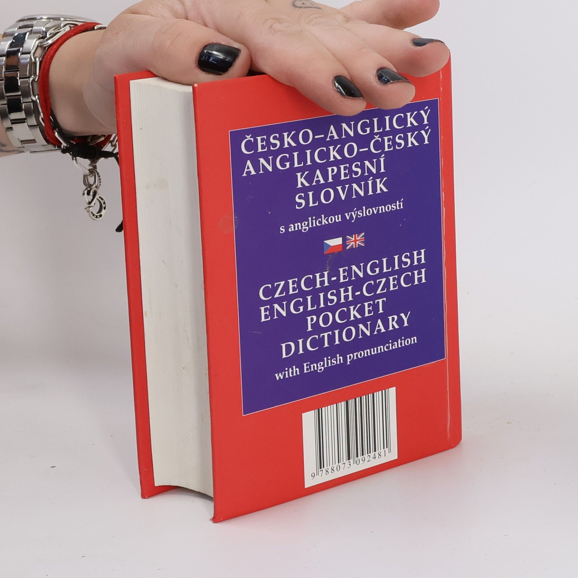 Věra Hegerová Česko-anglický, anglicko-český kapesní slovník s anglickou výslovností