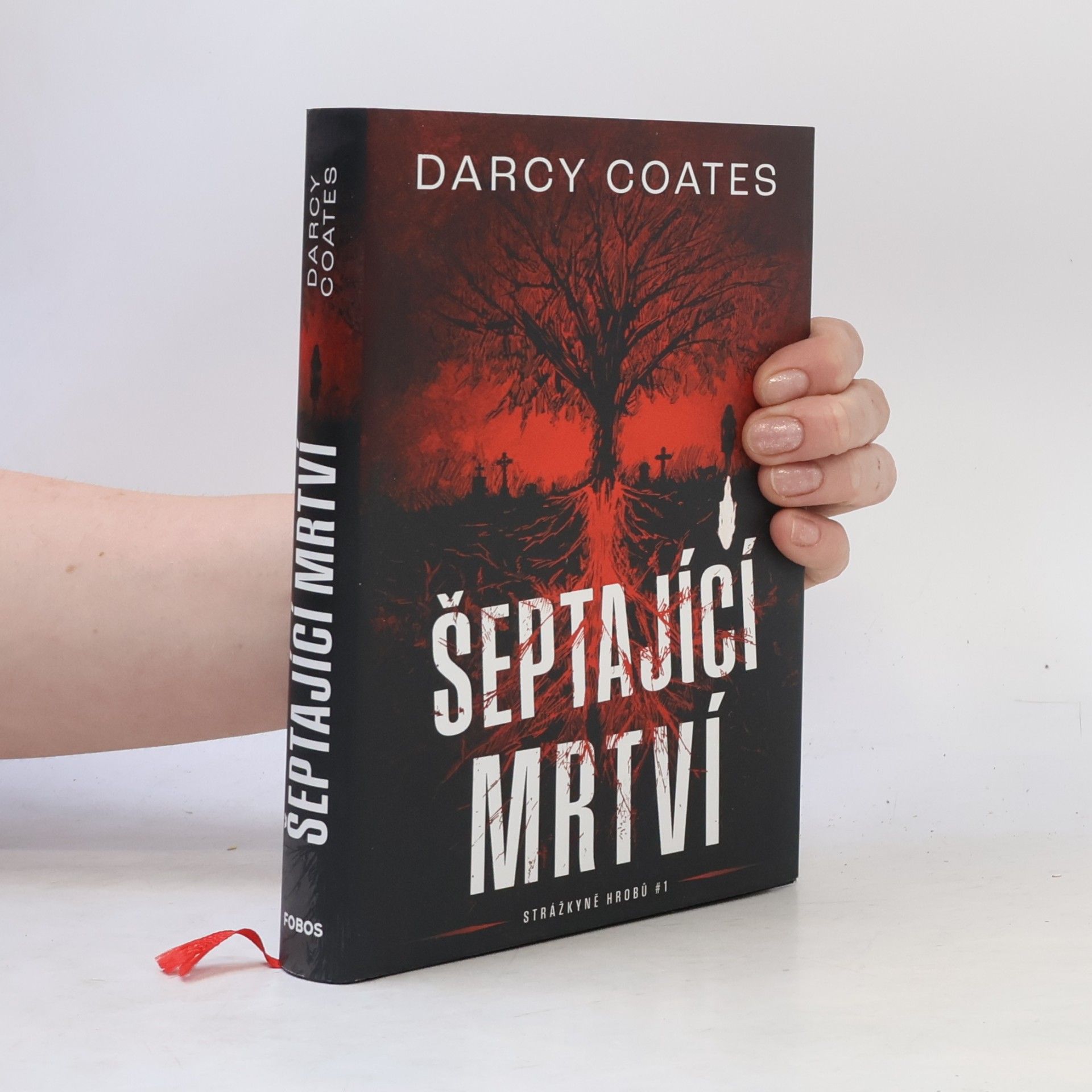 Darcy Coates Šeptající mrtví