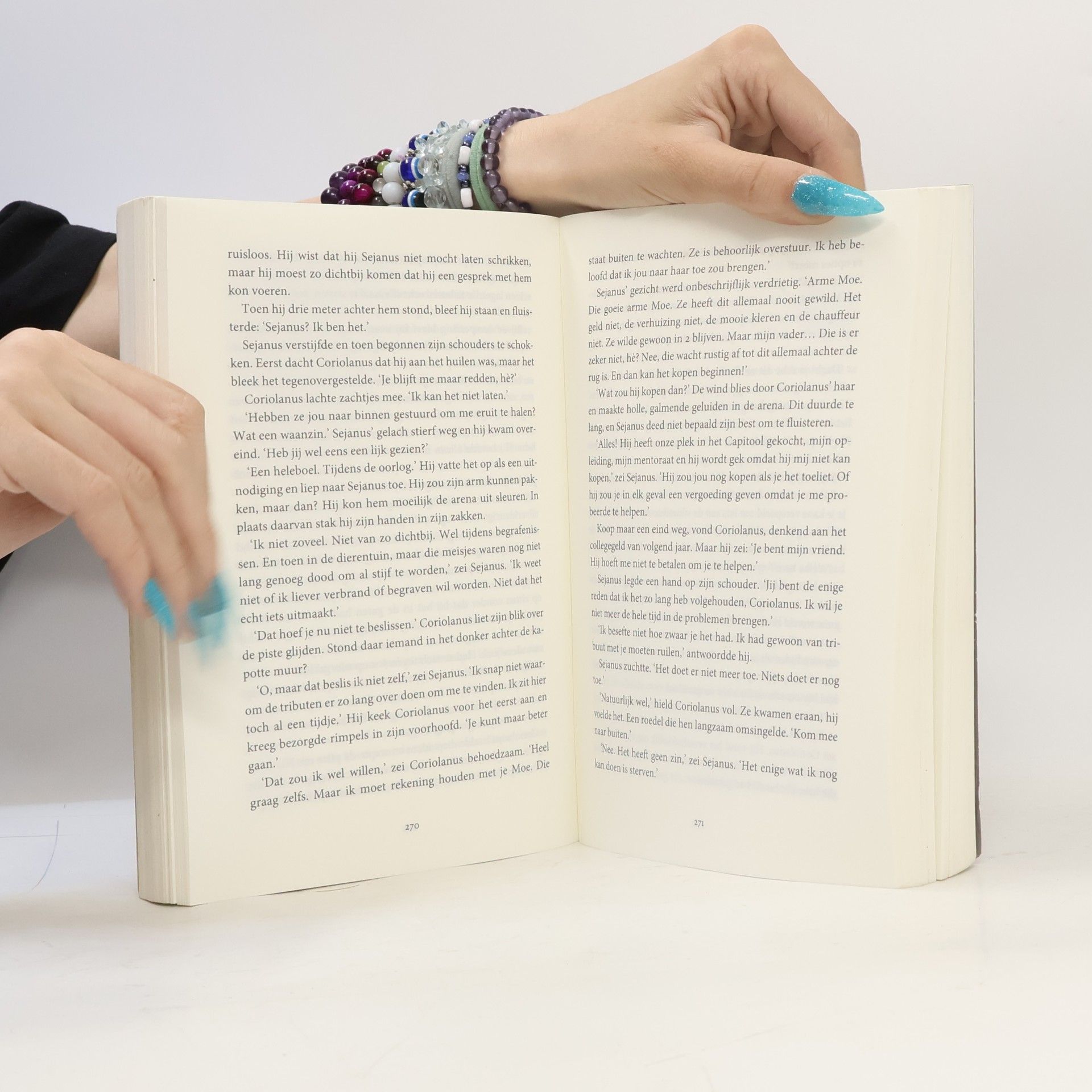 Suzanne Collins De Hongerspelen: De ballade van slangen en zangvogels