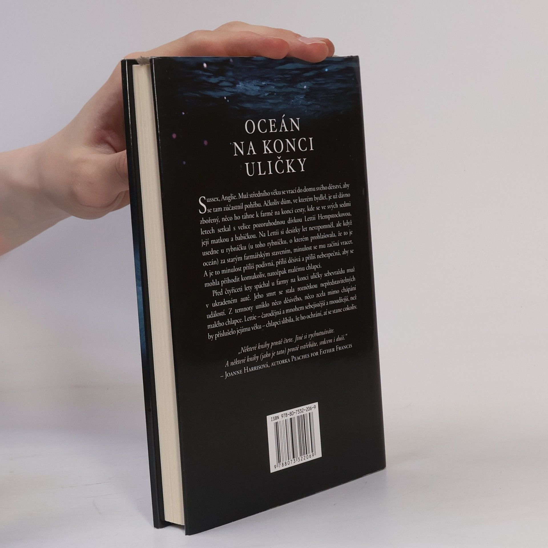 Neil Gaiman Oceán na konci uličky