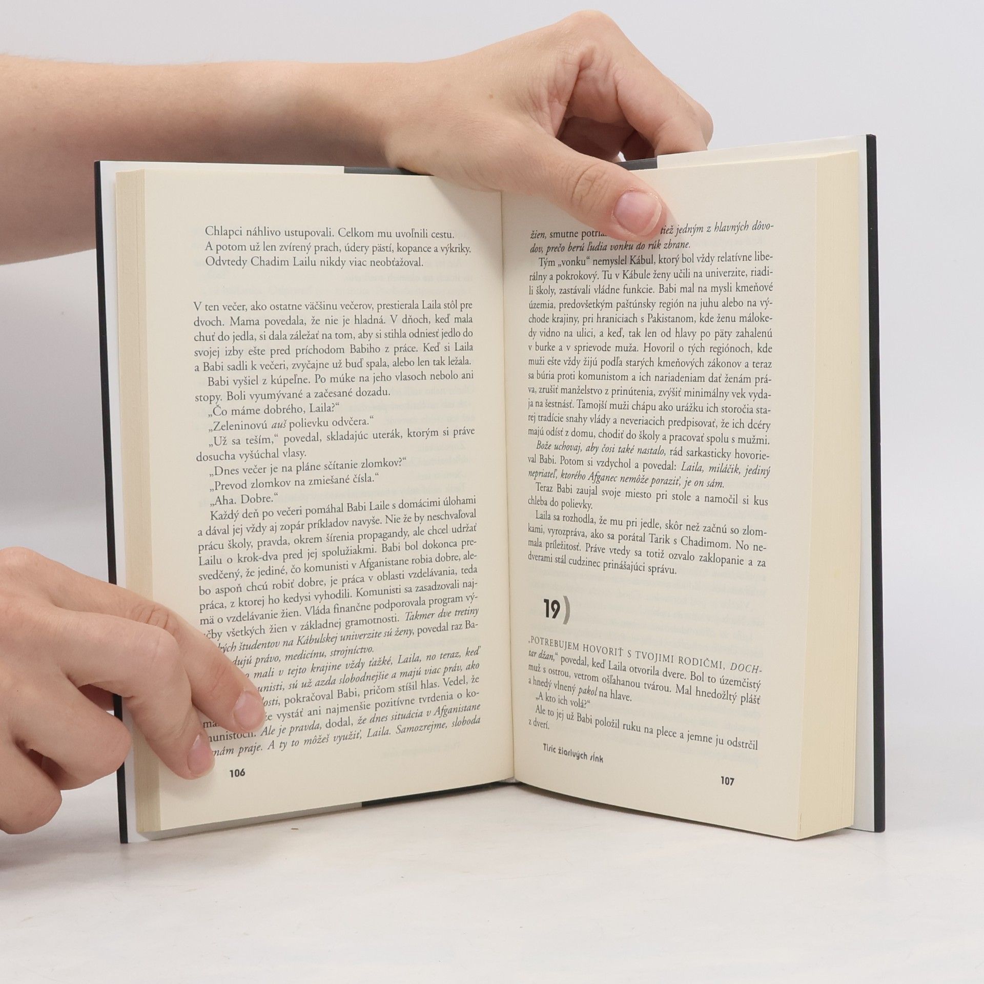 Khaled Hosseini Tisíc žiarivých sĺnk