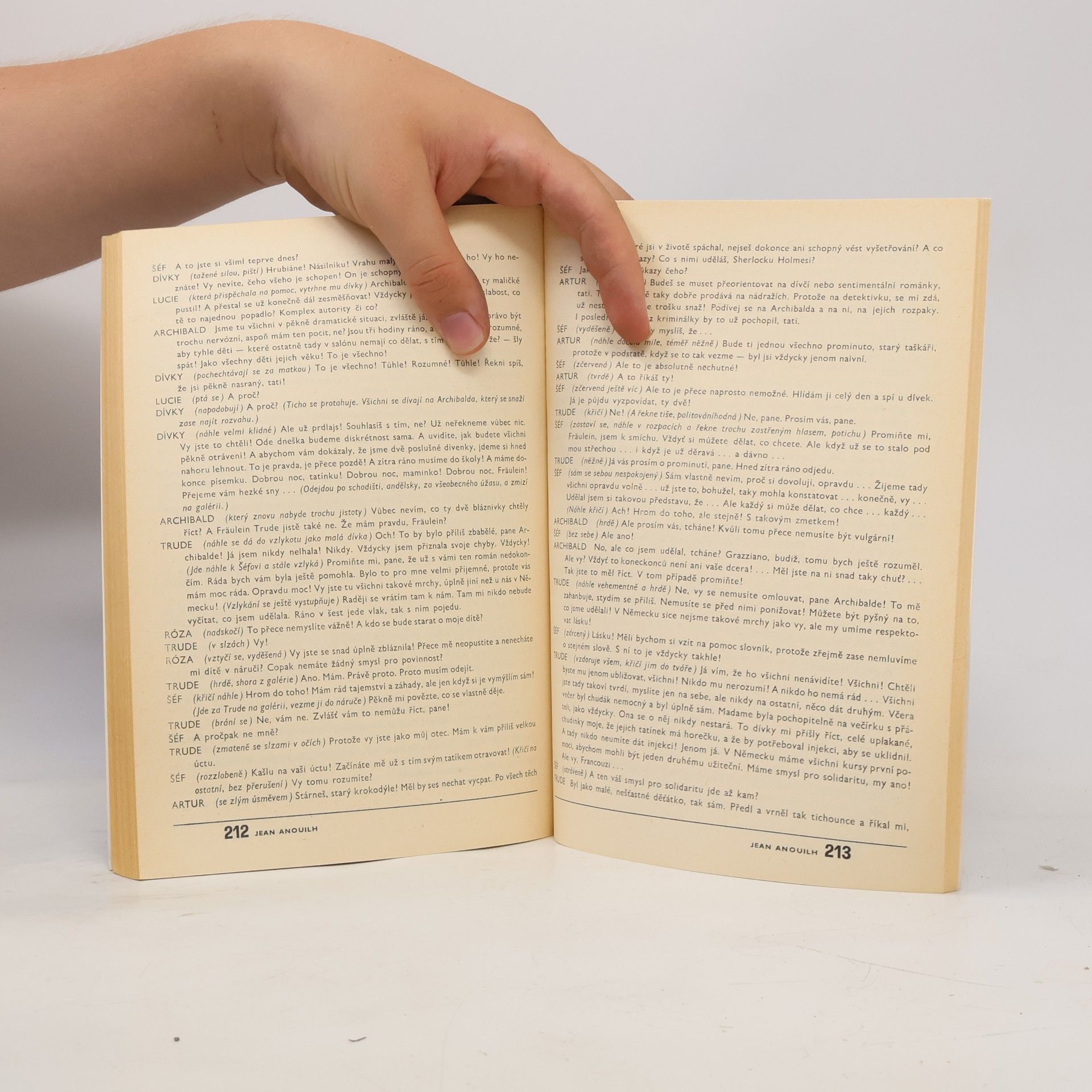 Autorenkollektiv Světová literatura 4/1981