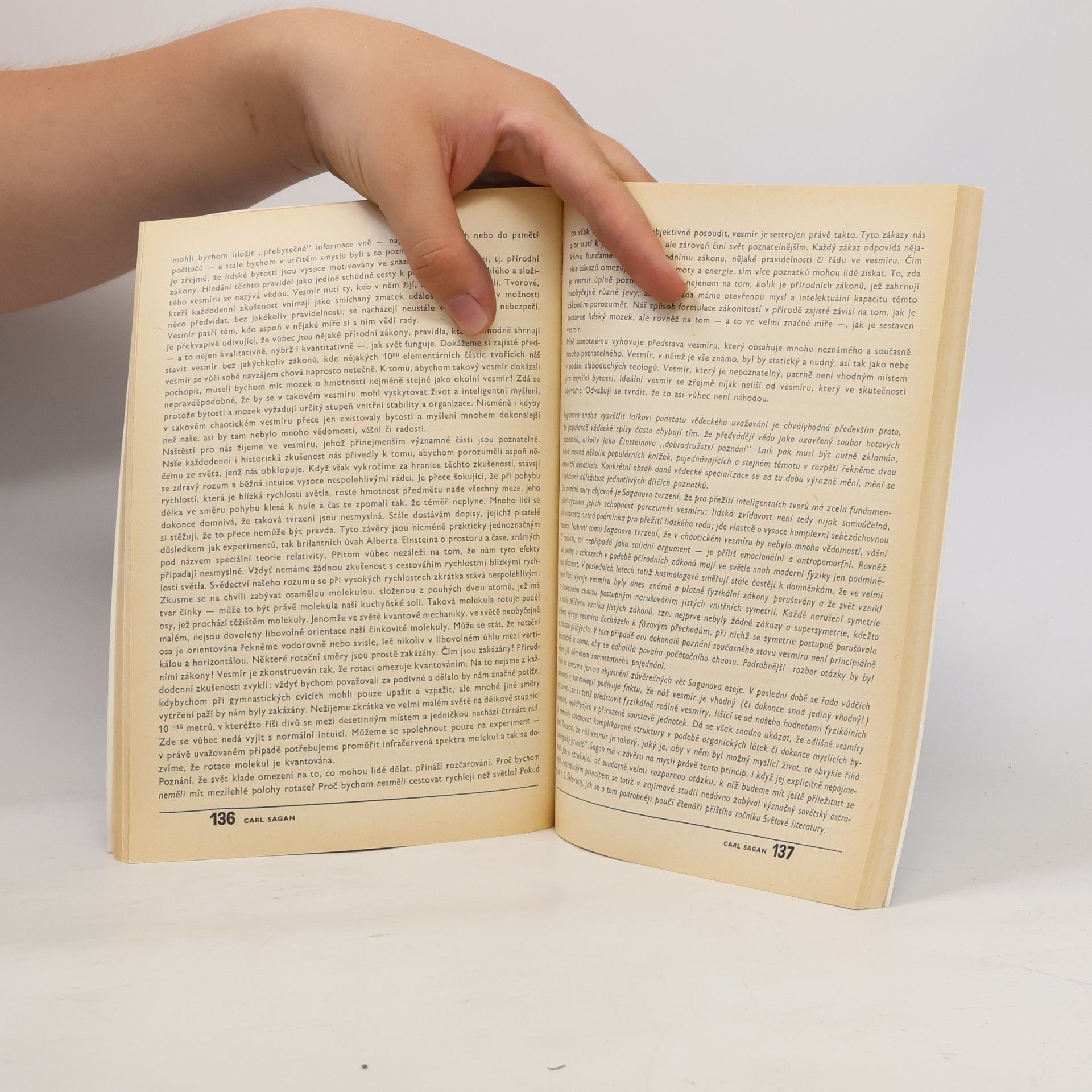 Autorenkollektiv Světová literatura 5/85