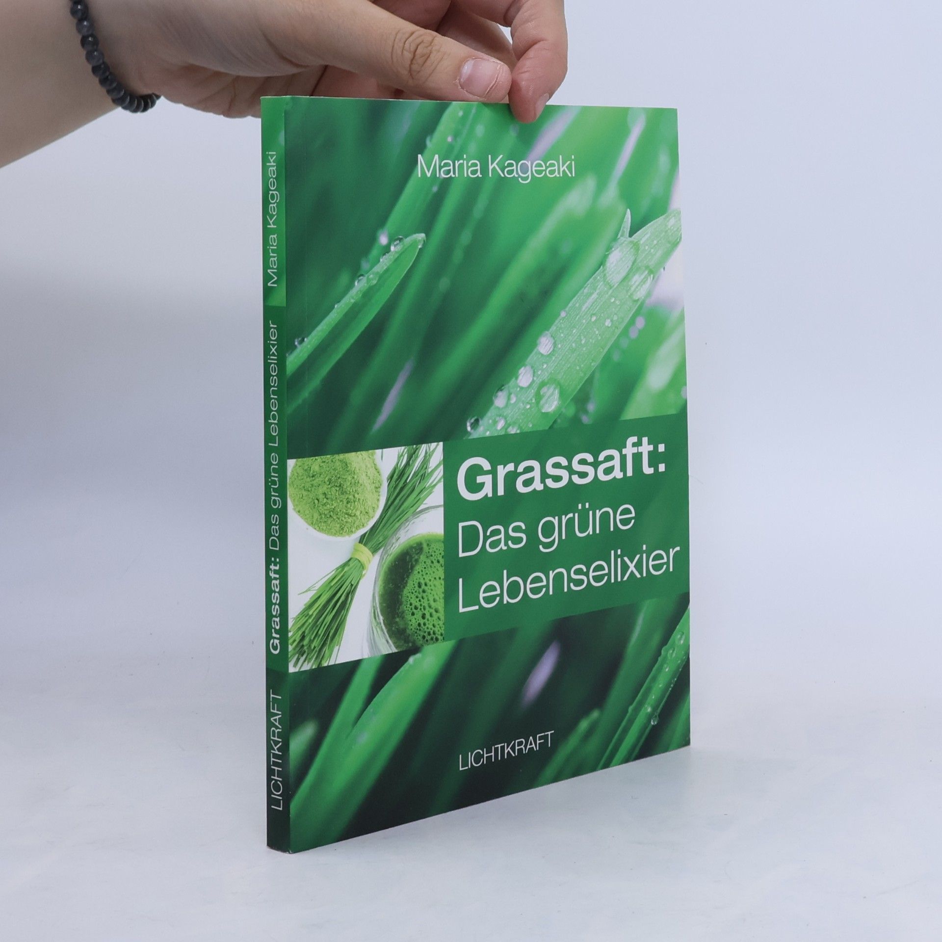 Maria Kageaki Grassaft: das grüne Lebenselixier