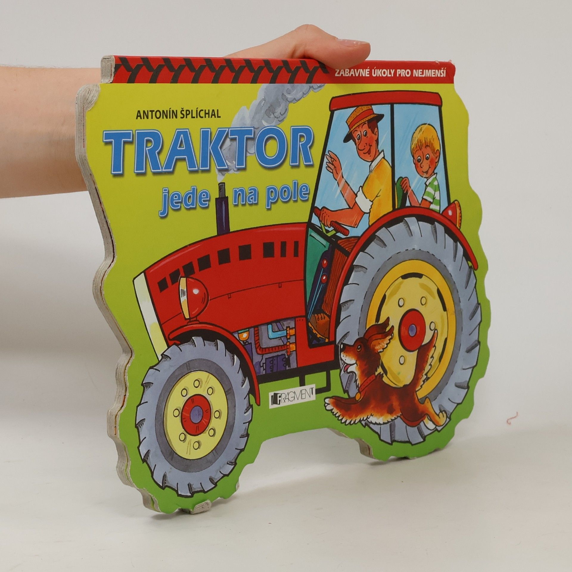 Antonín Šplíchal Traktor jede na pole