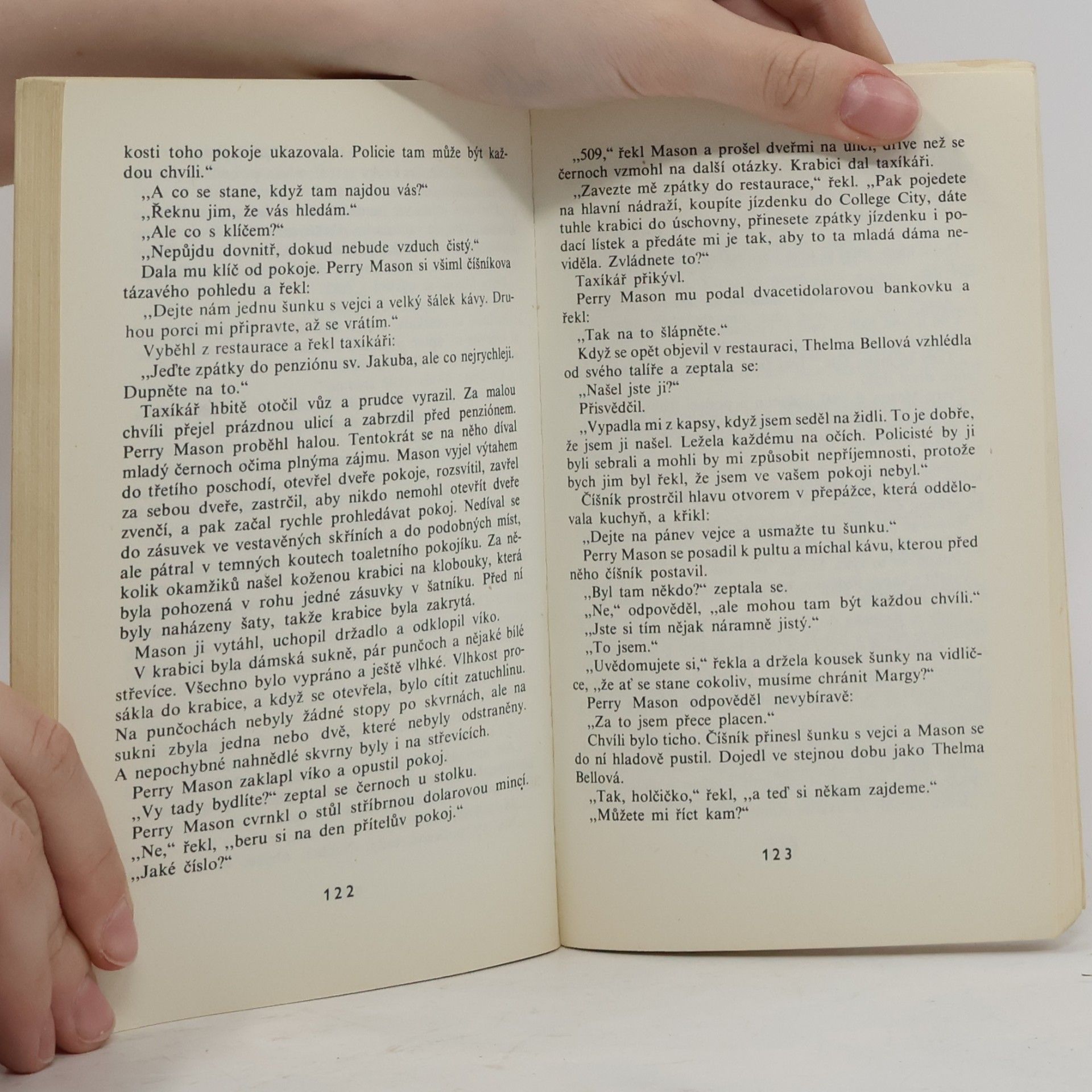 Erle Stanley Gardner Případ šťastných nožek