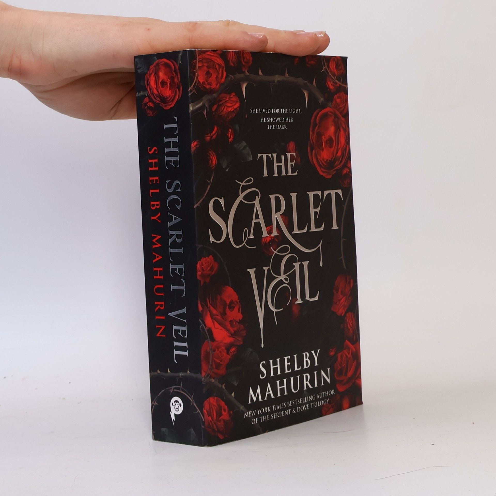 Shelby Mahurin The Scarlet Veil