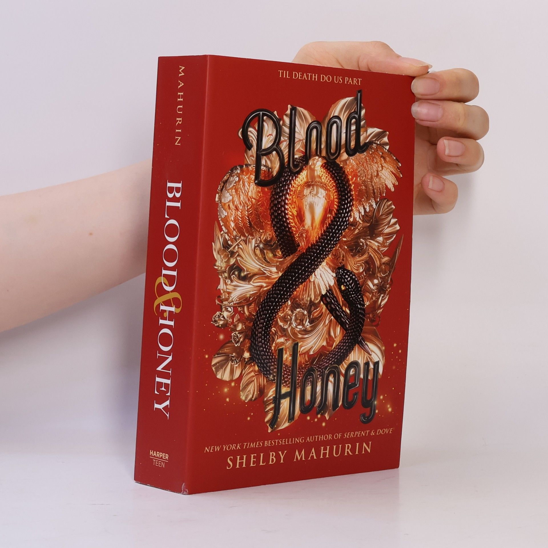 Shelby Mahurin Blood & Honey