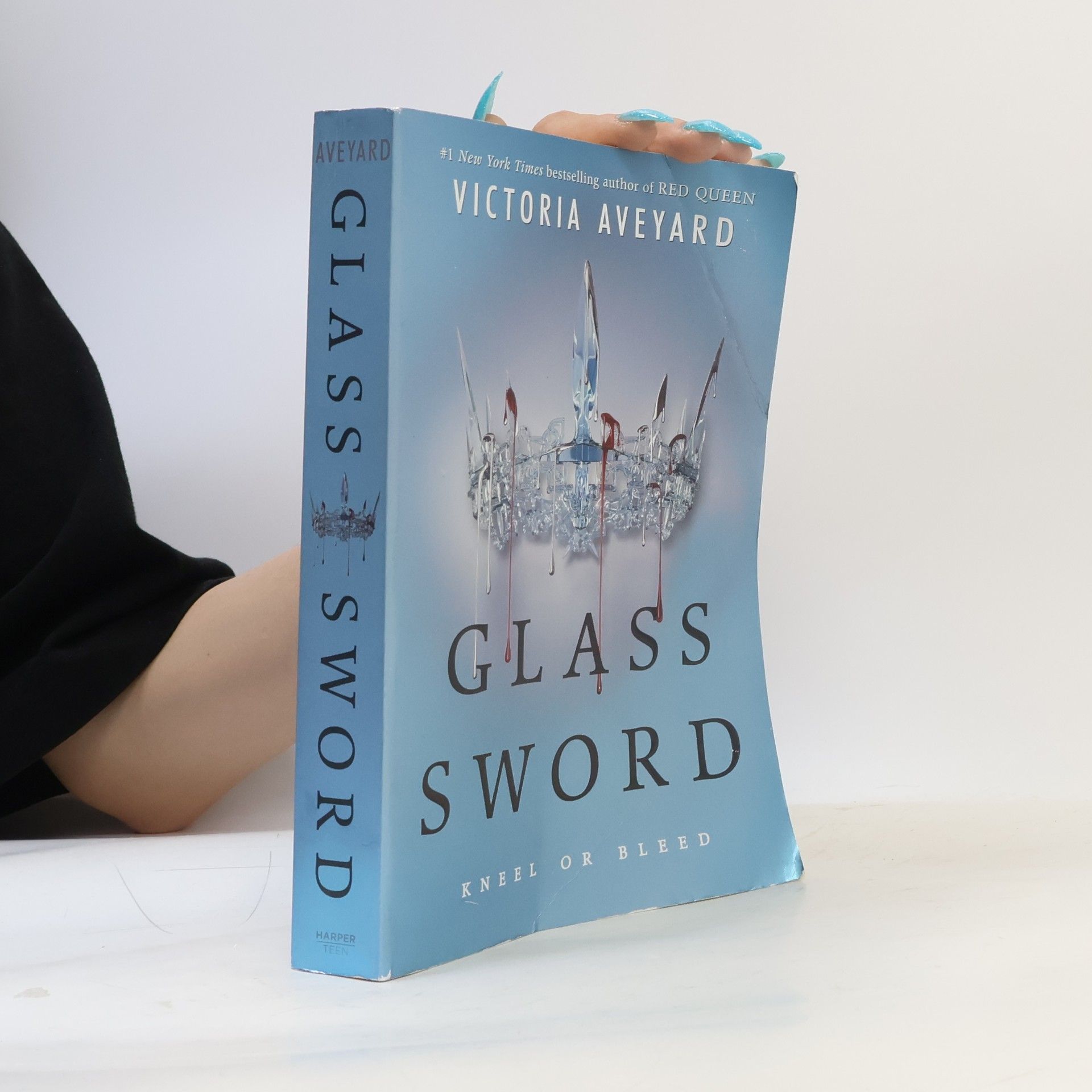 Victoria Aveyard Glass Sword