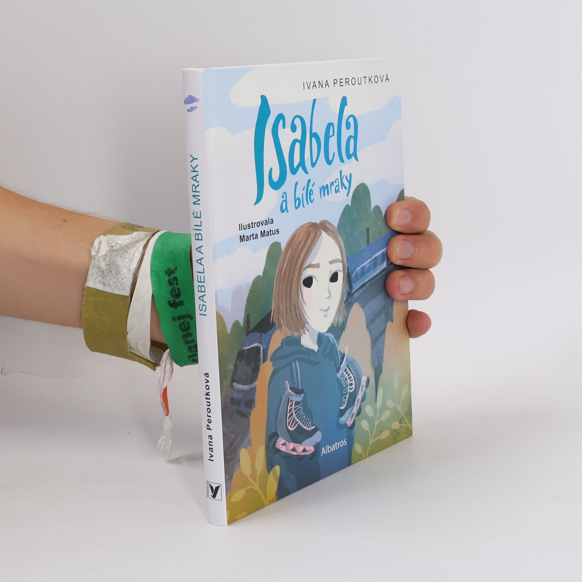 Isabela a bílé mraky
