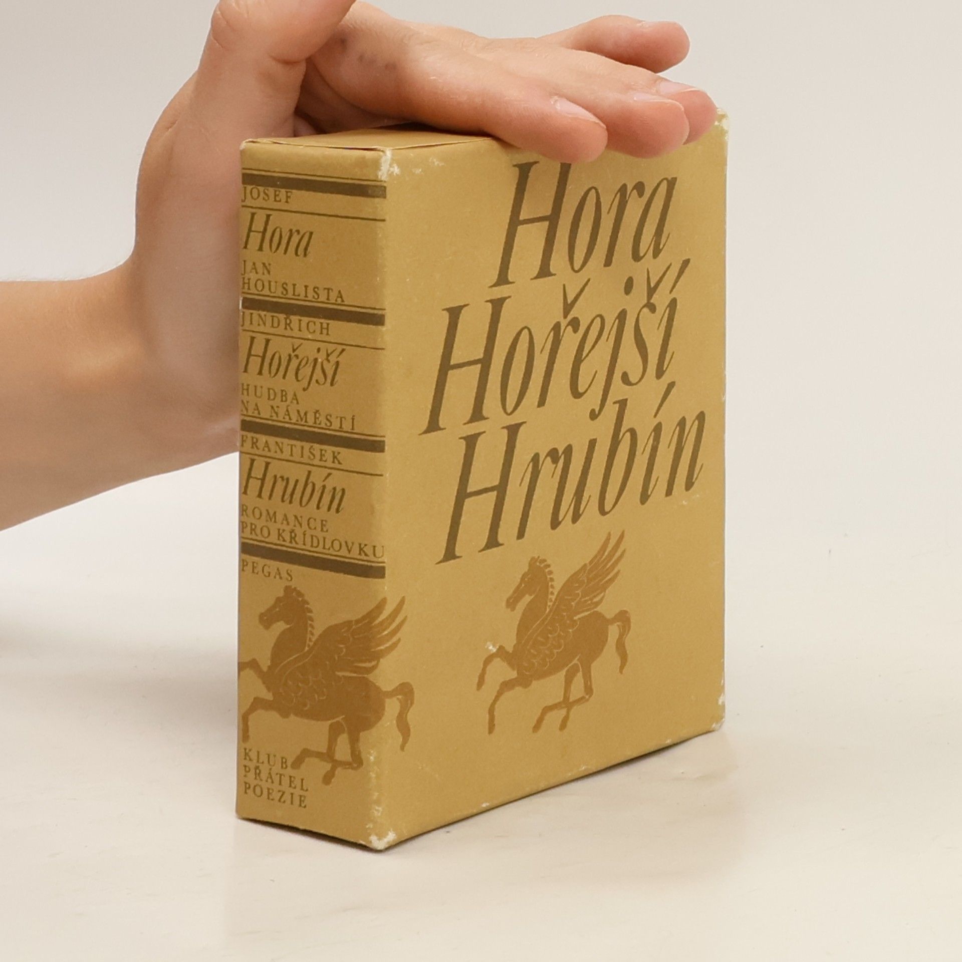 František Hrubín Jan houslista. Hudba na náměstí. Romance pro křídlovku.