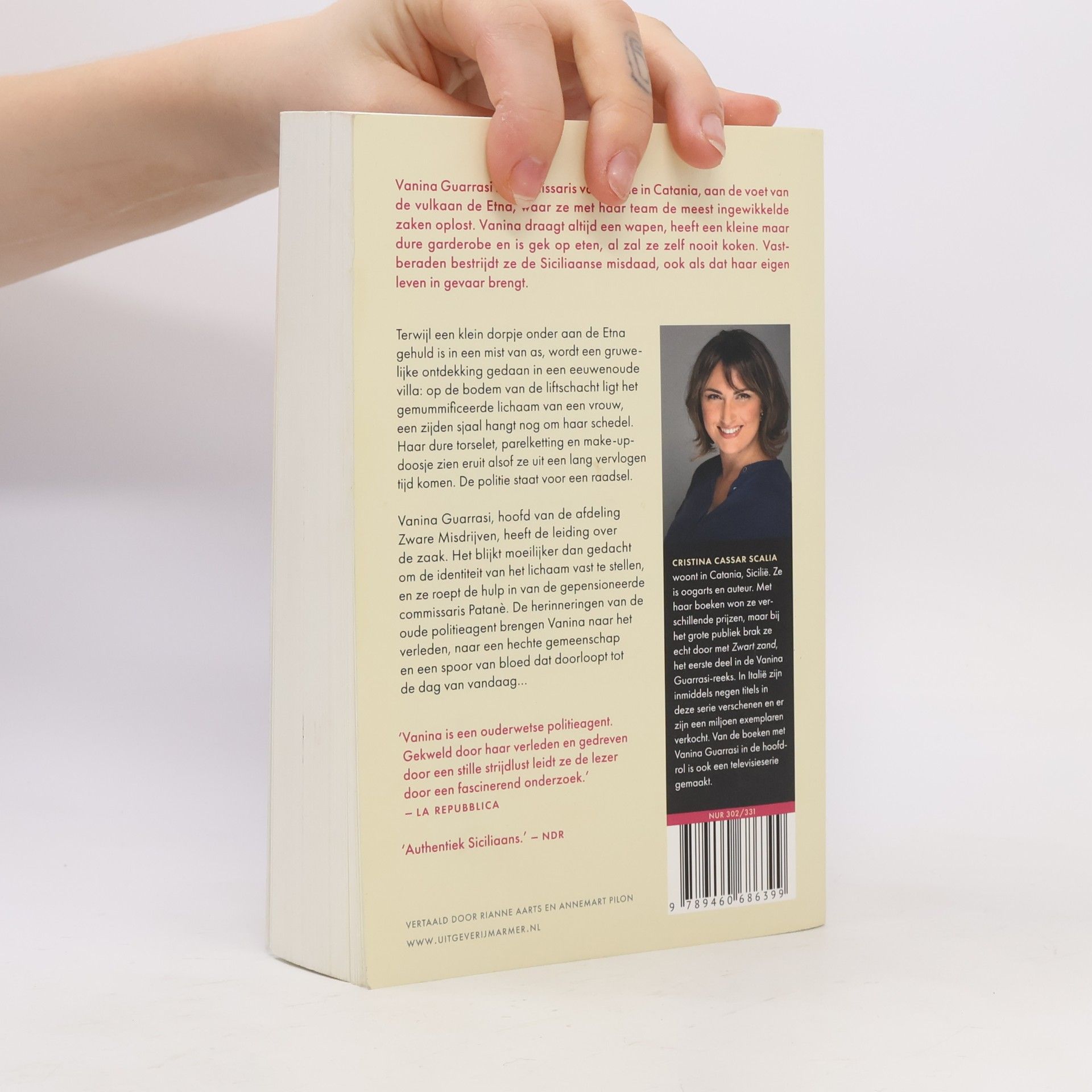 Rianne Aarts Zwart zand