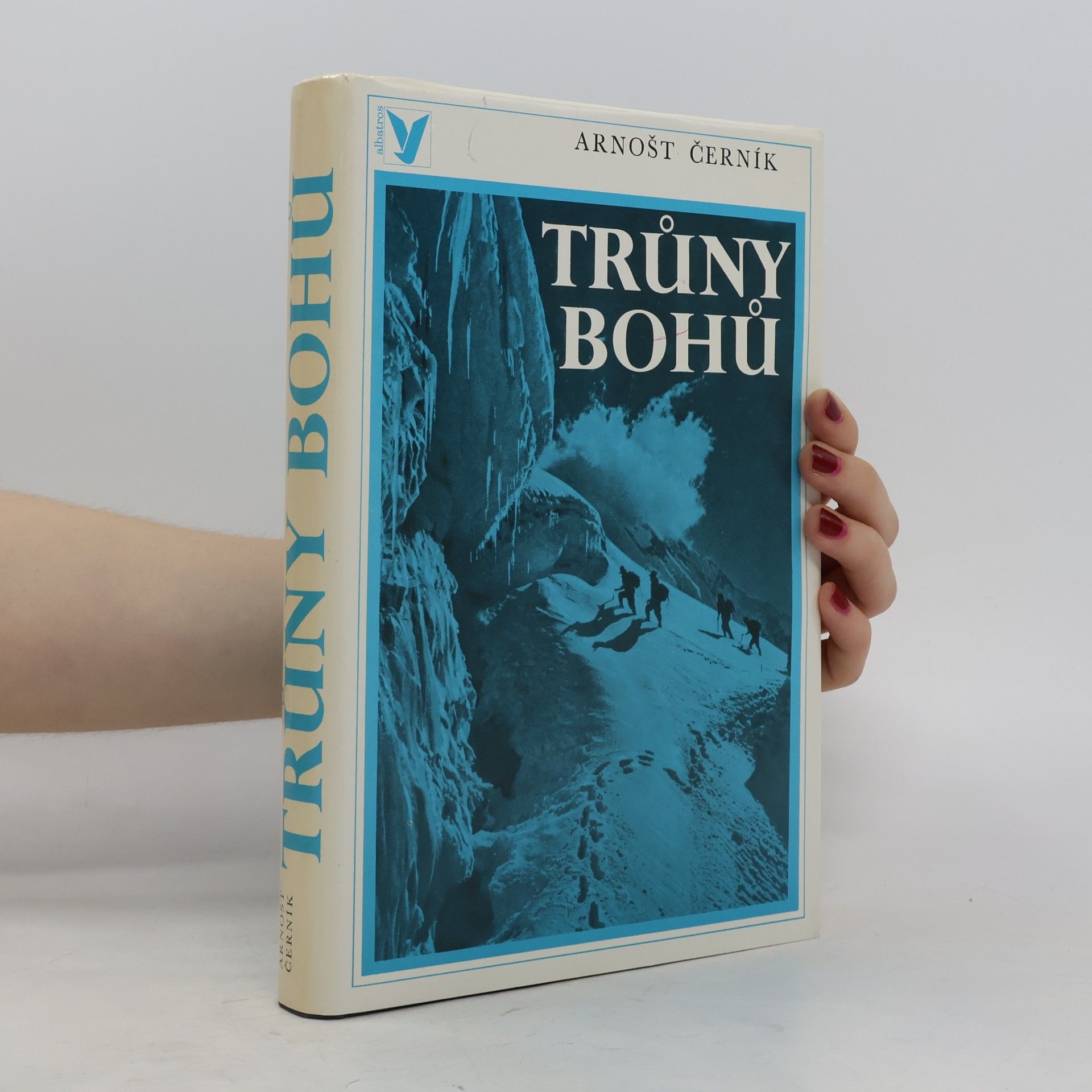 Arnošt Černík Trůny bohů