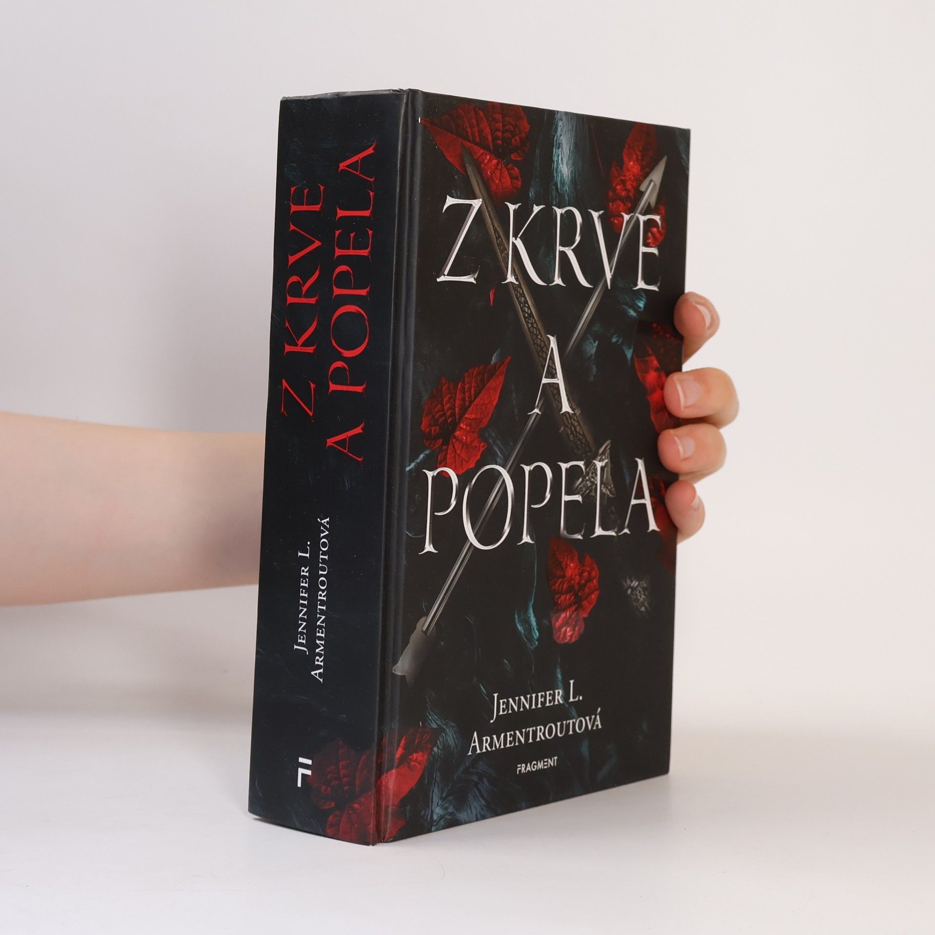 Jennifer L. Armentrout Z krve a popela