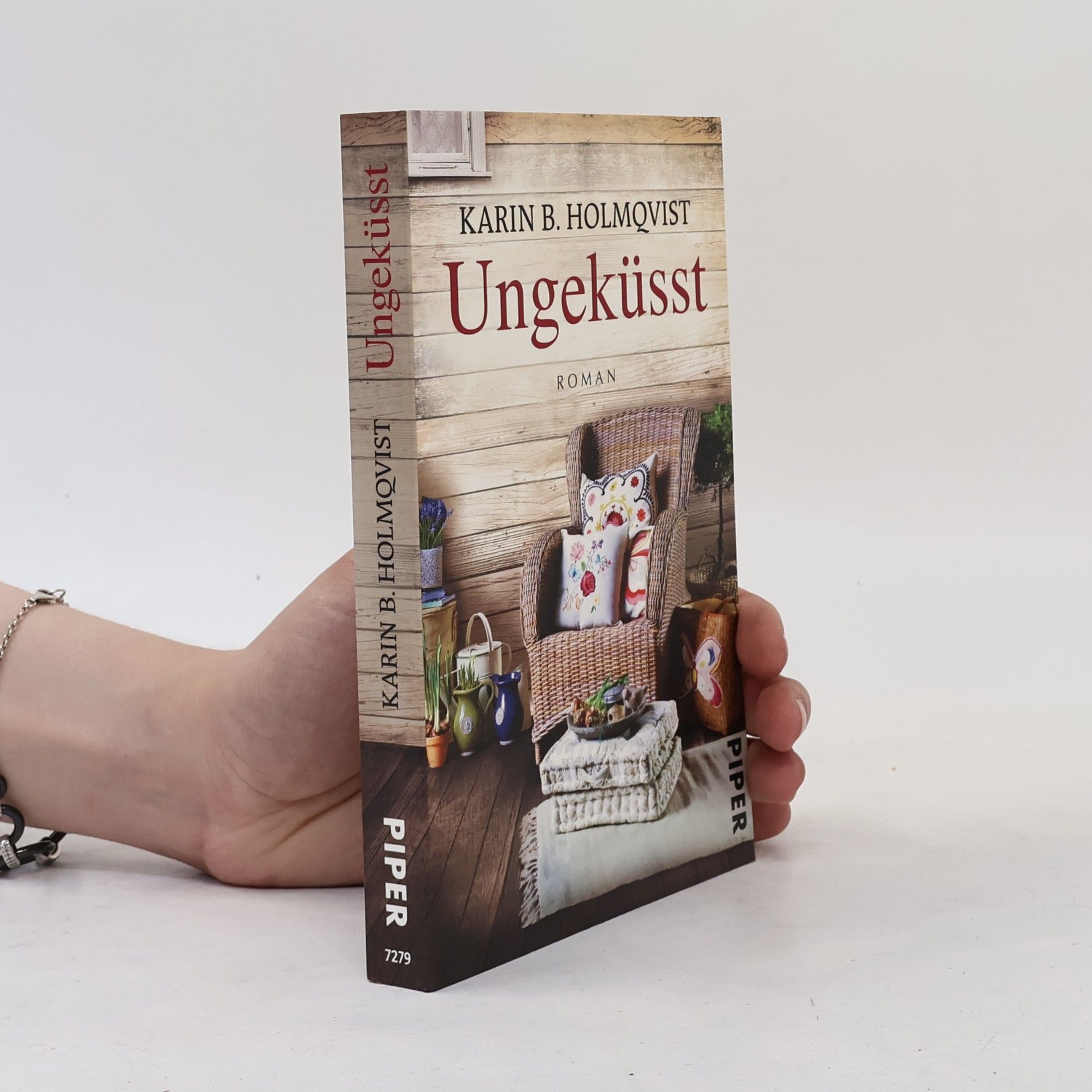 Karin Brunk Holmqvist Ungeküsst