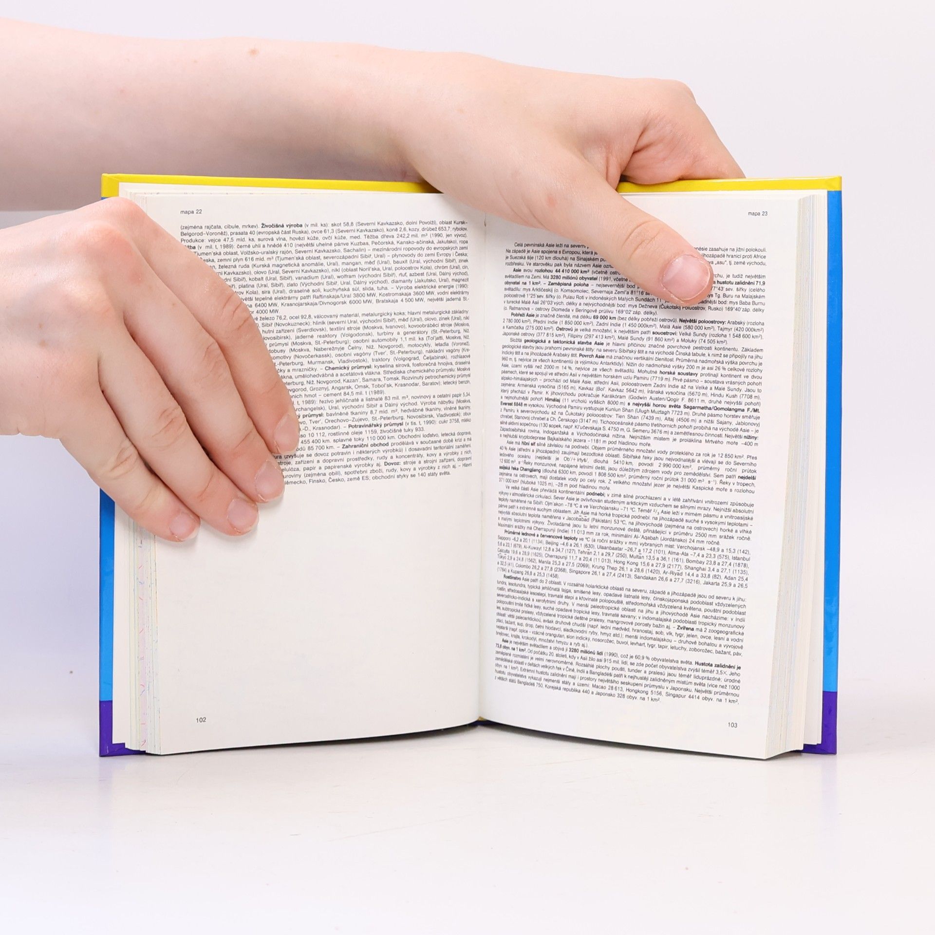 Autorenkollektiv Kapesní atlas světa