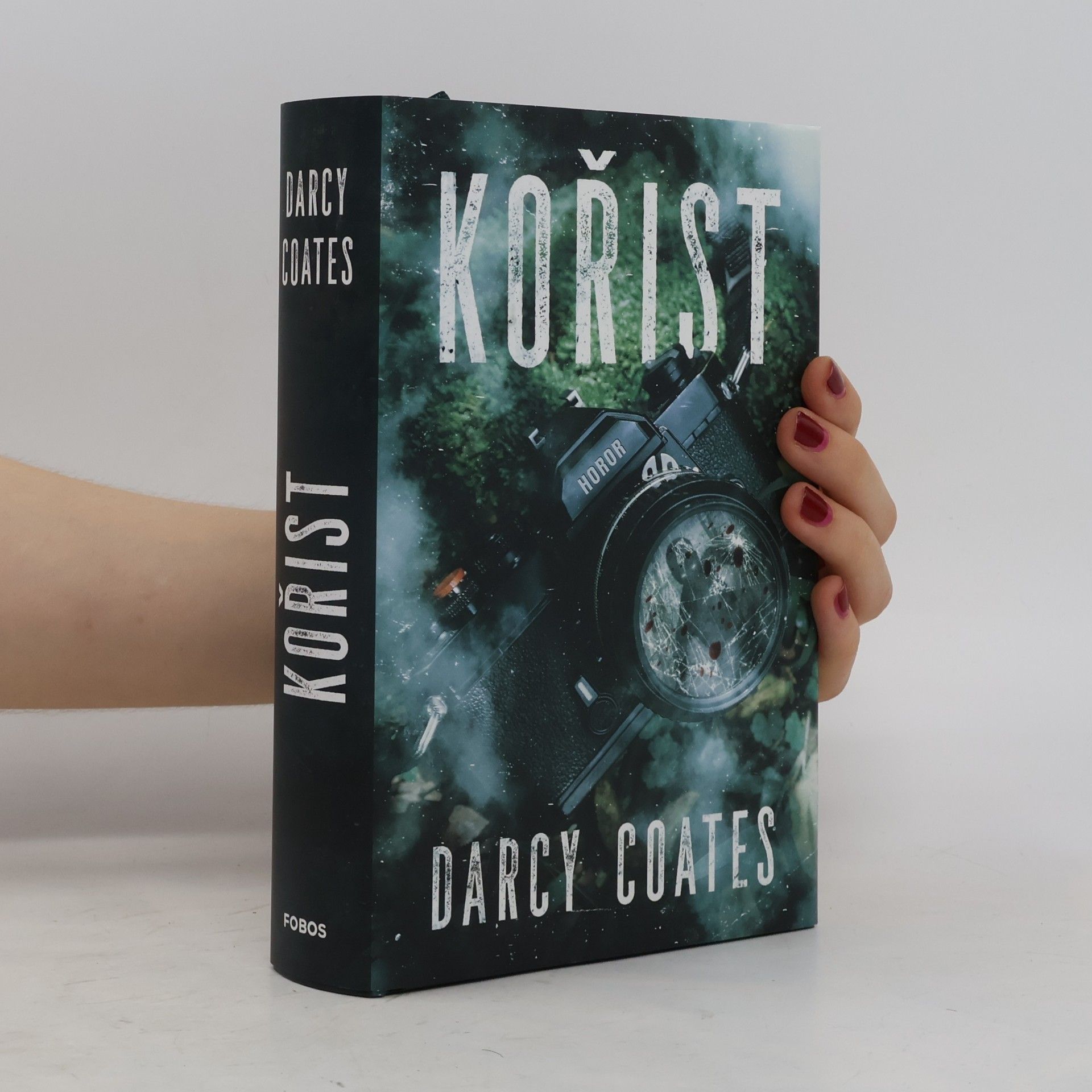 Darcy Coates Kořist