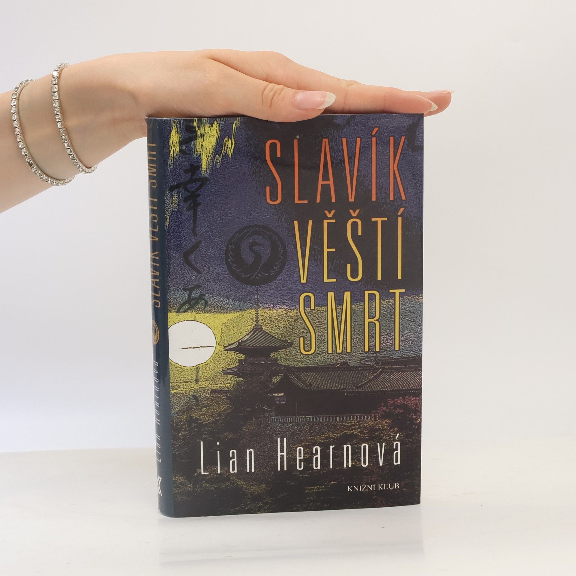 Lian Hearn Slavík věští smrt