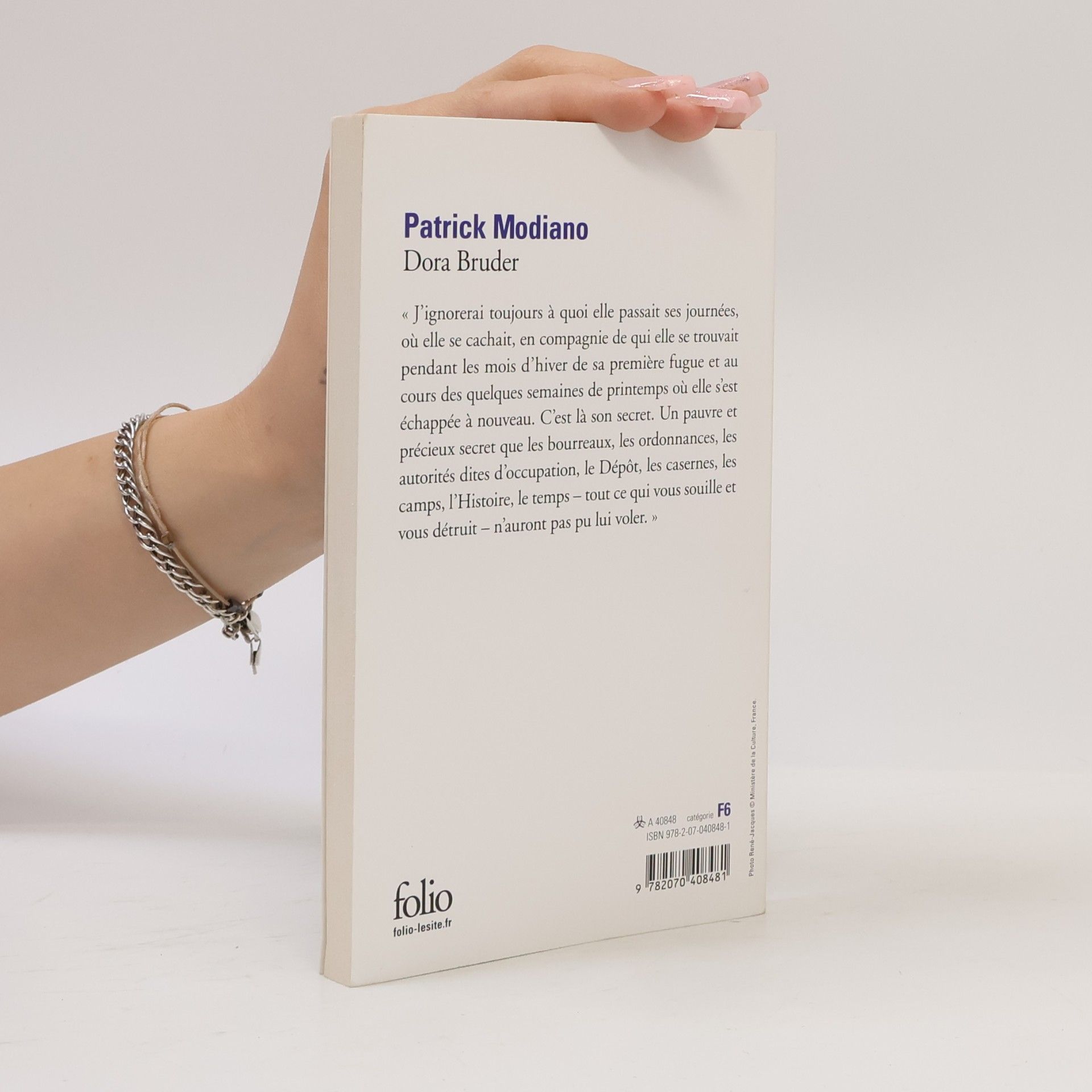 Patrick Modiano Dora Bruder