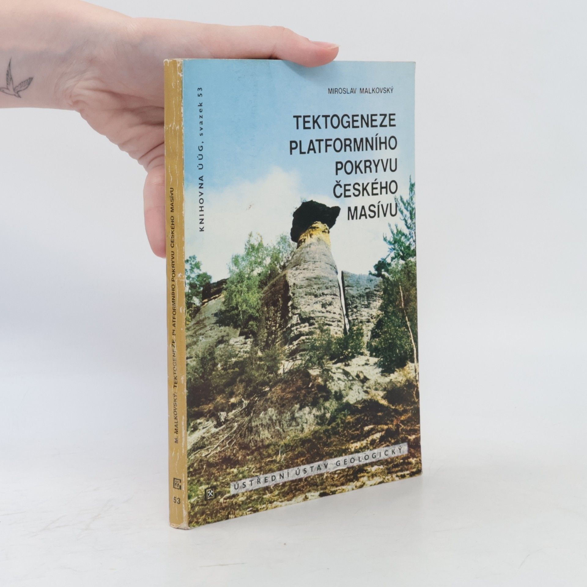 Miroslav Malkovský Tektogeneze platformního pokryvu Českého masívu