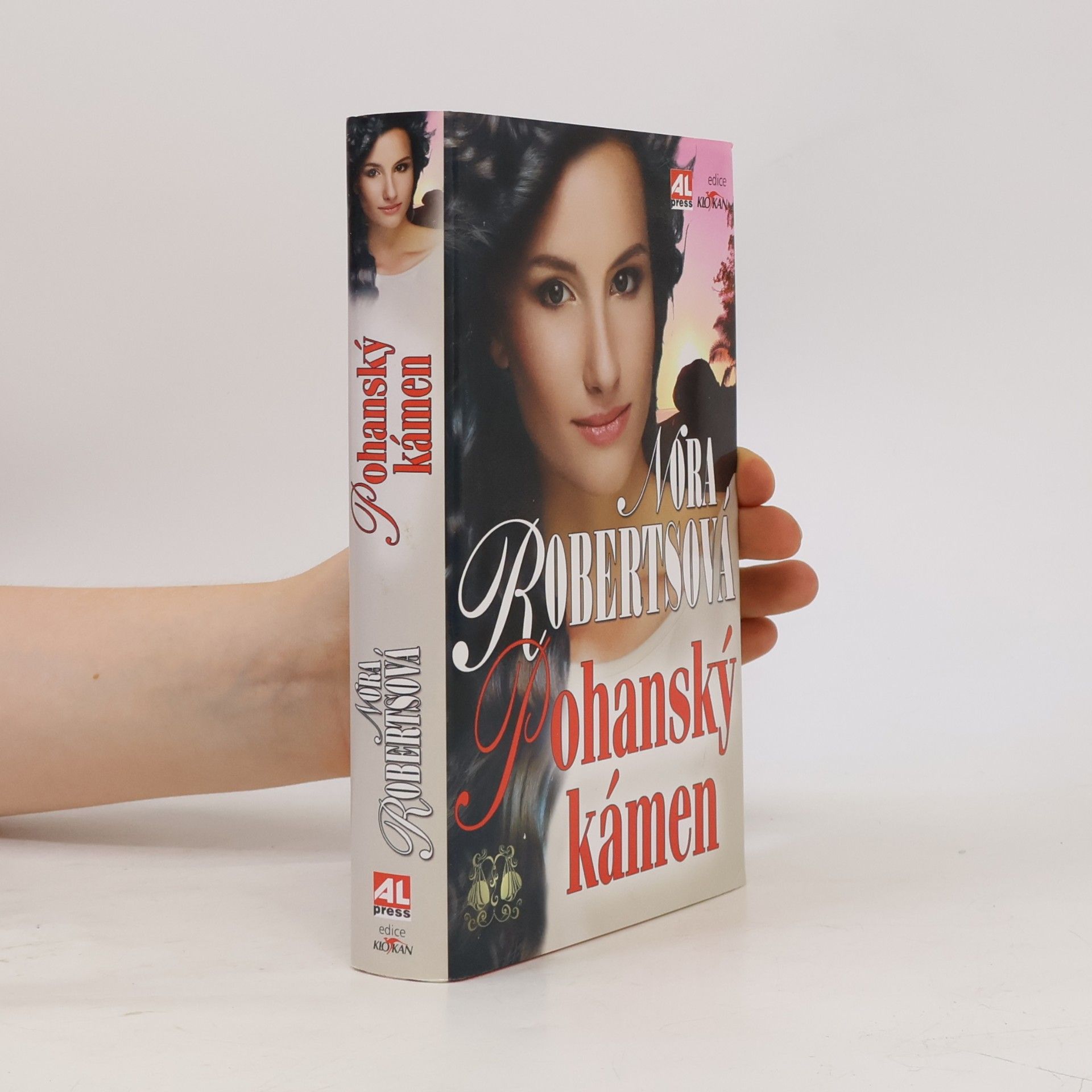 Nora Roberts Pohanský kámen