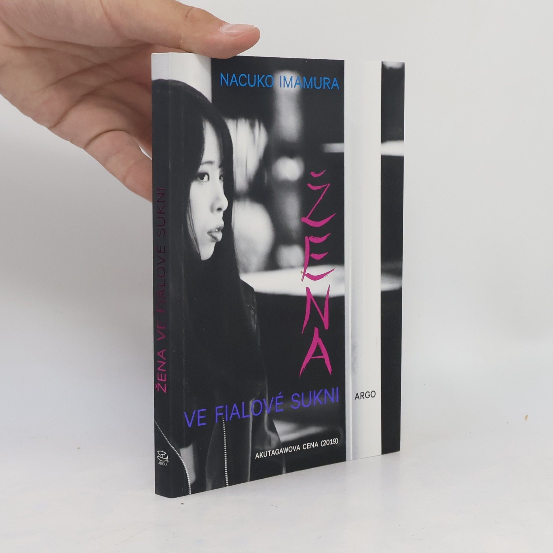 Natsuko Imamura Žena ve fialové sukni
